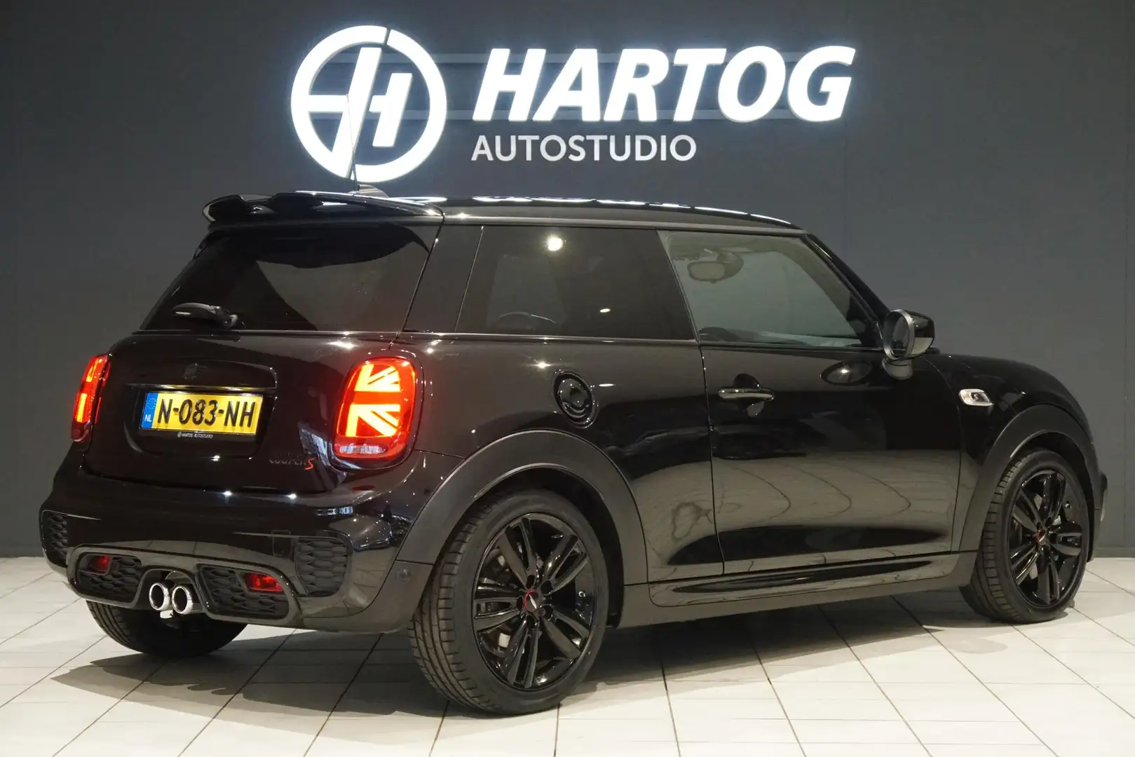 MINI Cooper S Mini 2.0 180PK *HANDGESCHAKELD* + JCW KIT / KEYLES Schwarz - 2