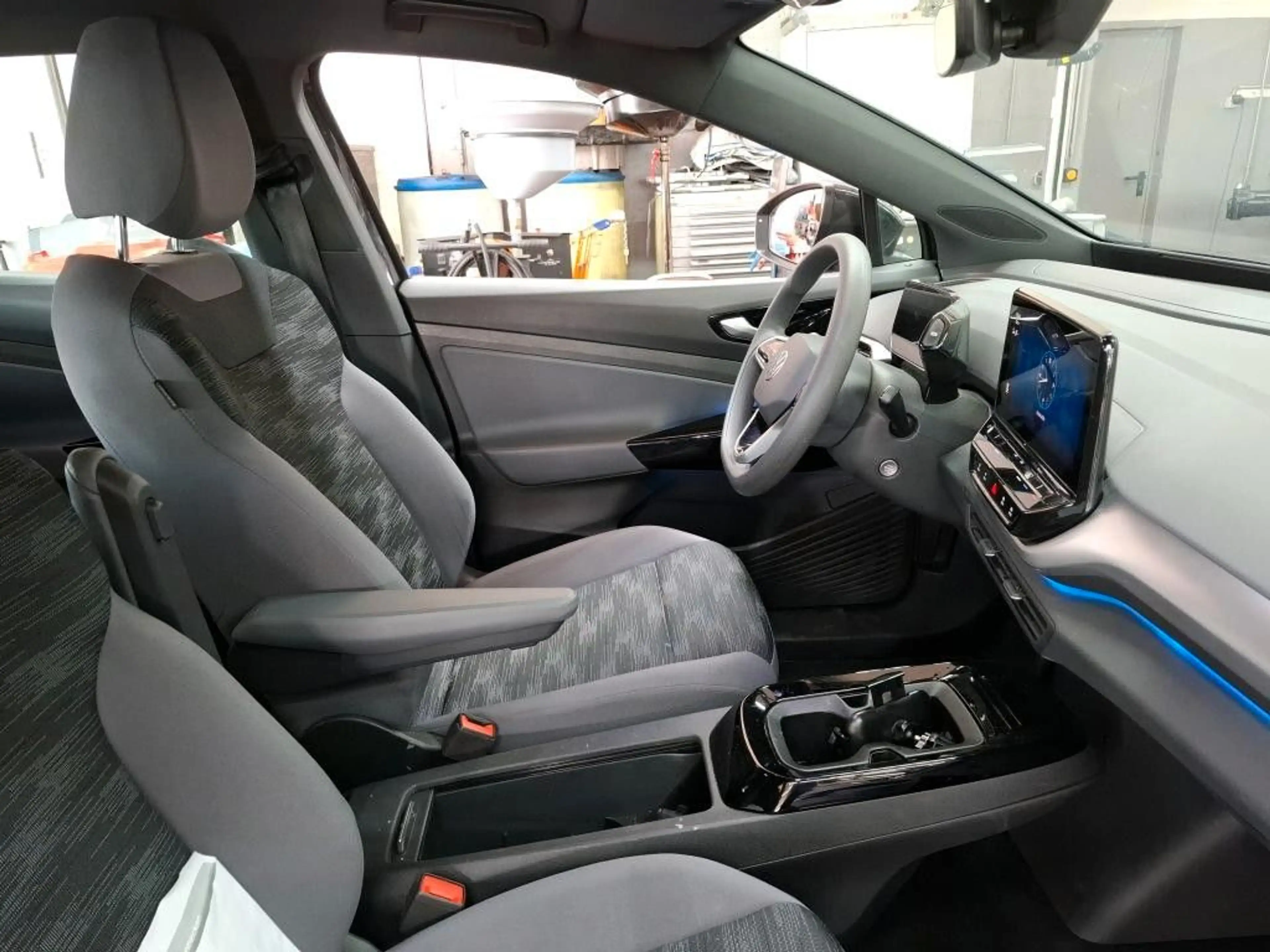 Volkswagen ID.4 Pure Performance Navi LED PDC CCS Alu19 — photo 5