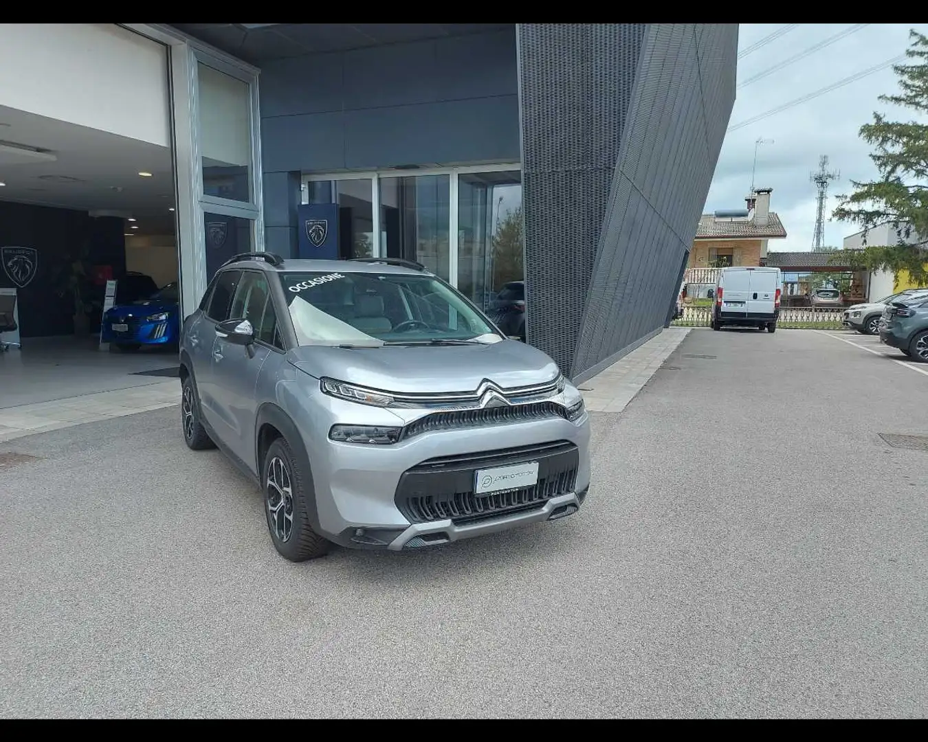 Citroen C3 Aircross BlueHDi 110 S&S Shine Gris - 2