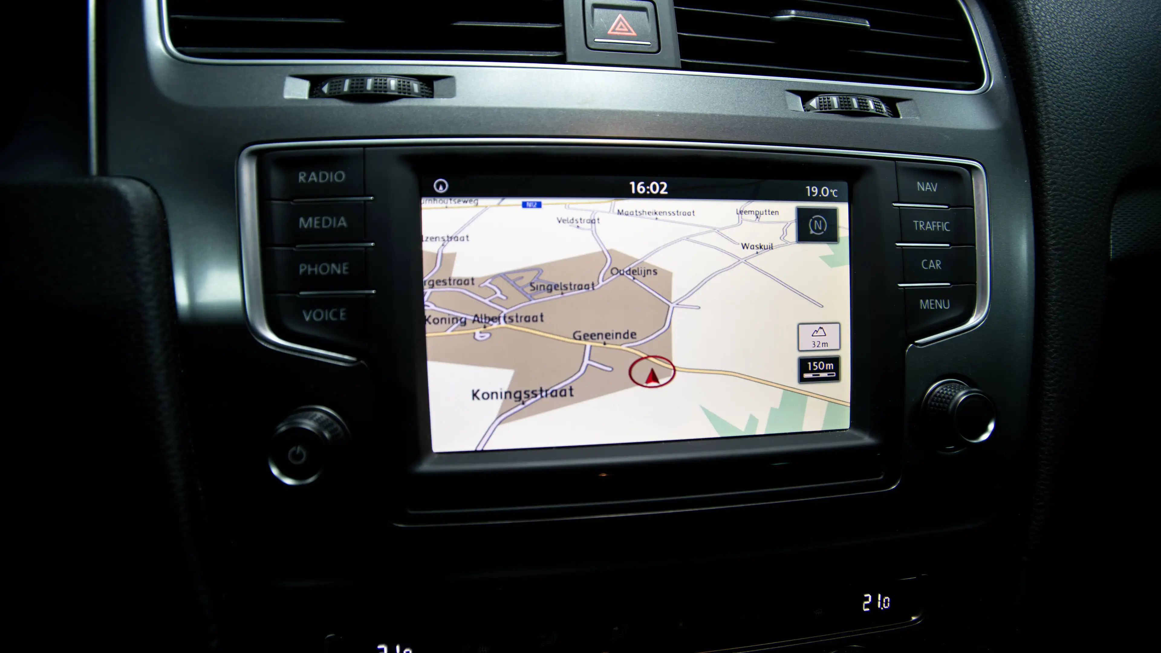 Volkswagen Golf Golf 1.2 TSI Lounge Bluemotion Tech — photo 28