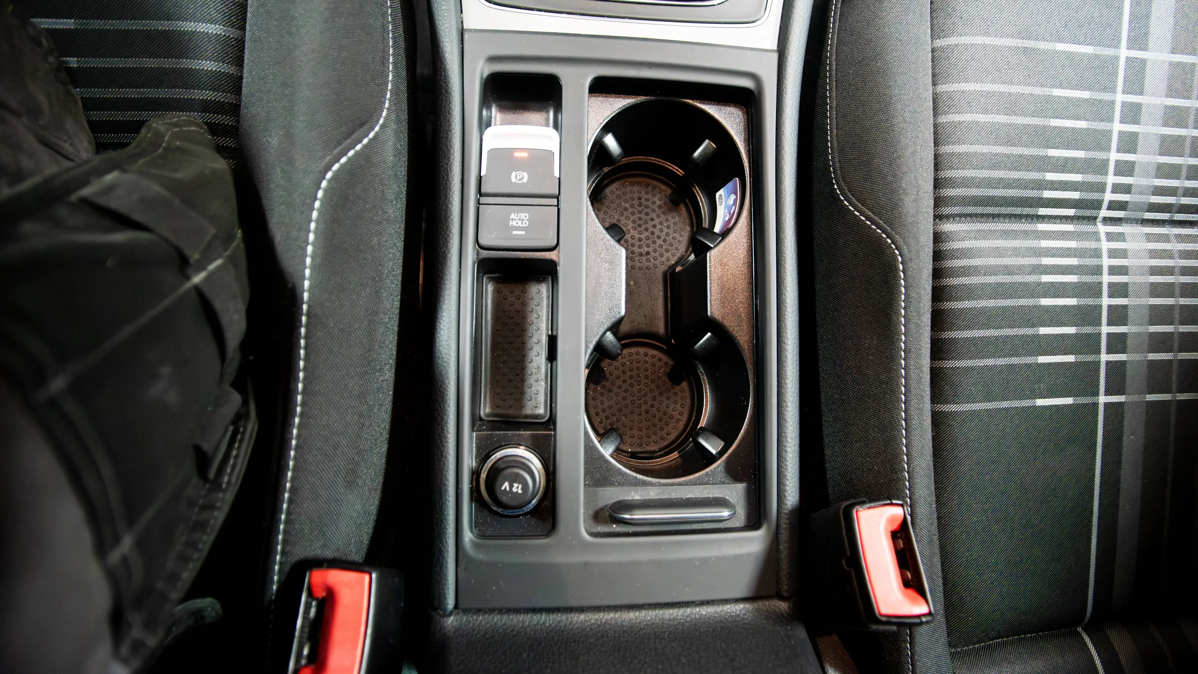Volkswagen Golf Golf 1.2 TSI Lounge Bluemotion Tech — photo 31