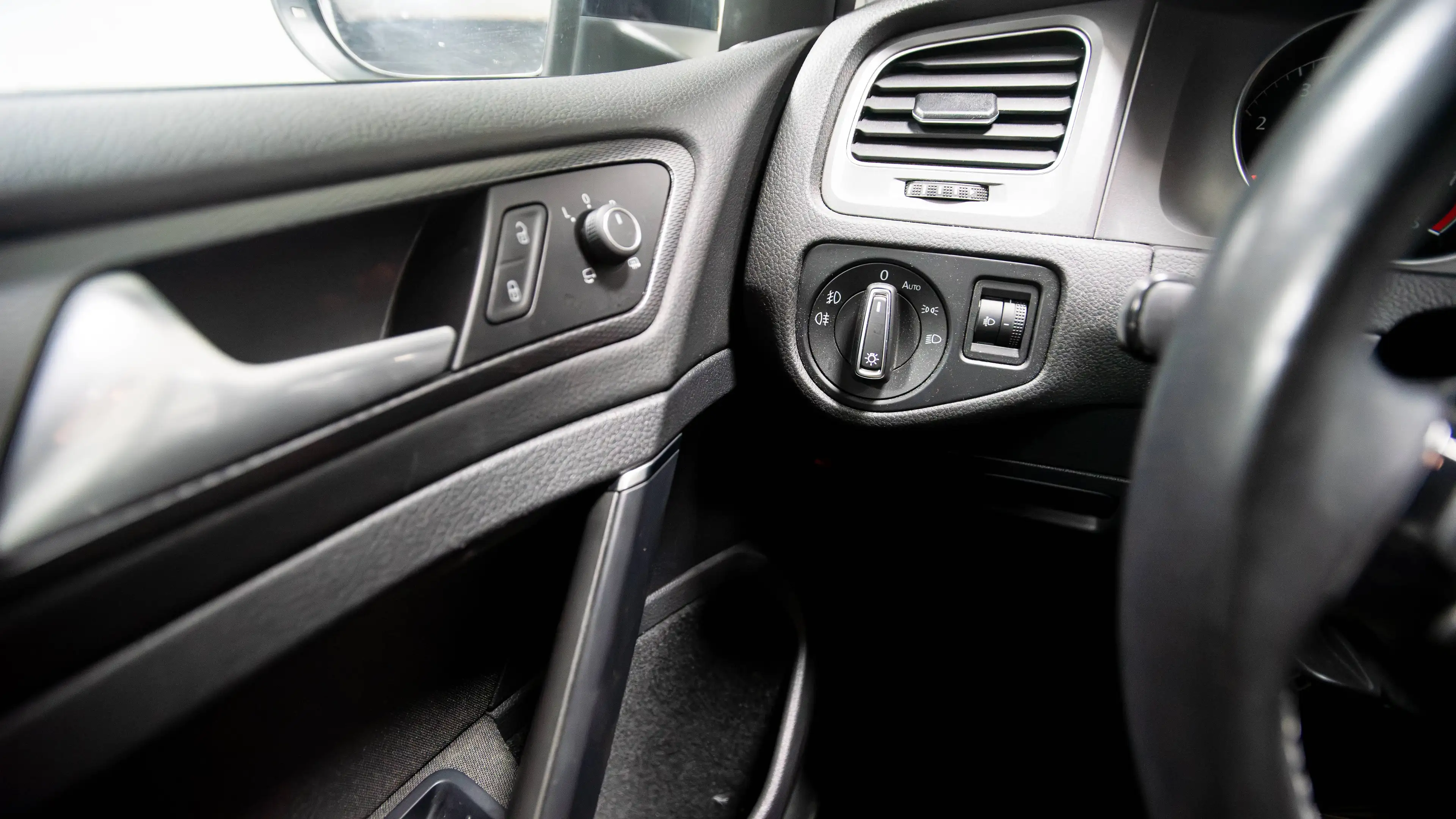 Volkswagen Golf Golf 1.2 TSI Lounge Bluemotion Tech — photo 33