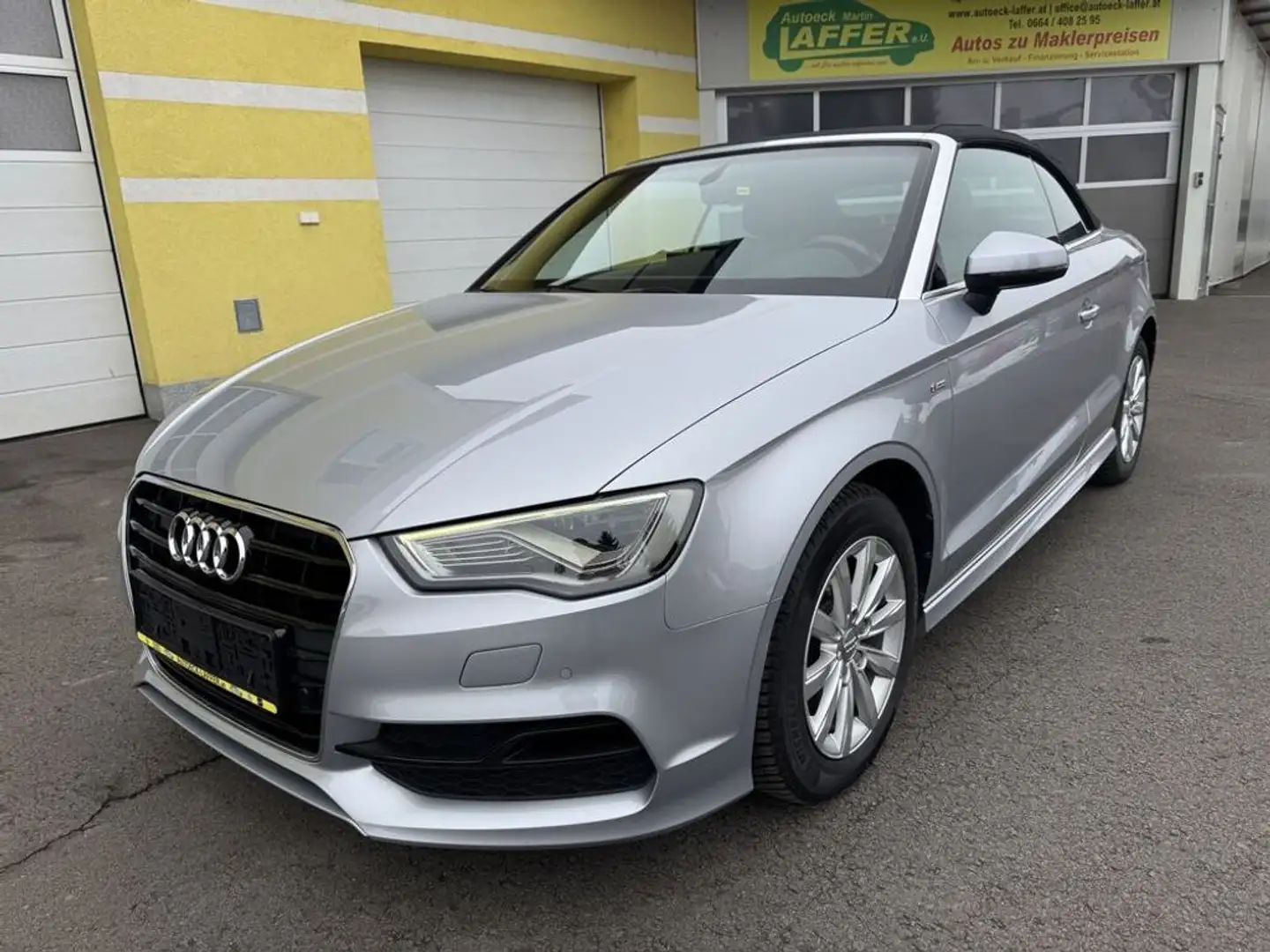 Audi A3 Cabrio Ambiente ultra 1.4TFSI Automatik -S-LINE Silber - 2