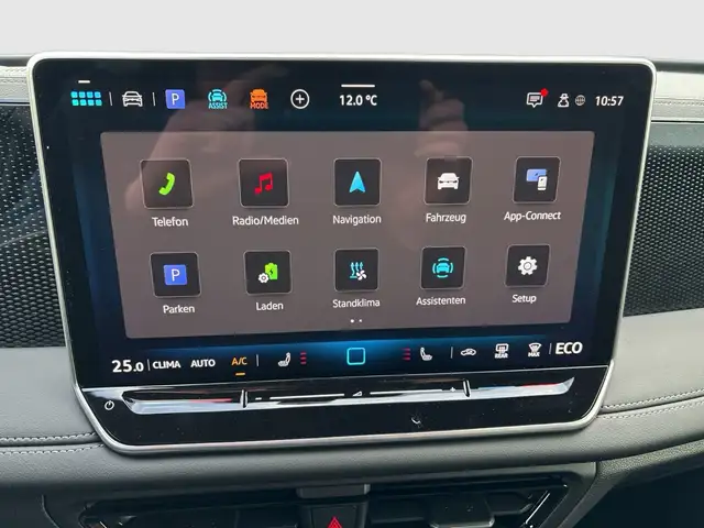 Volkswagen Tiguan view 12