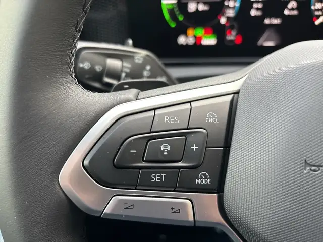 Volkswagen Tiguan view 14
