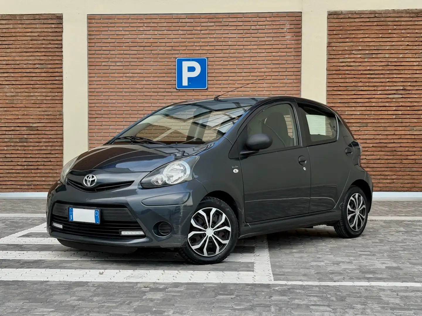 Toyota Aygo Aygo I 5p 1.0 Active connect 2014 Nero - 1
