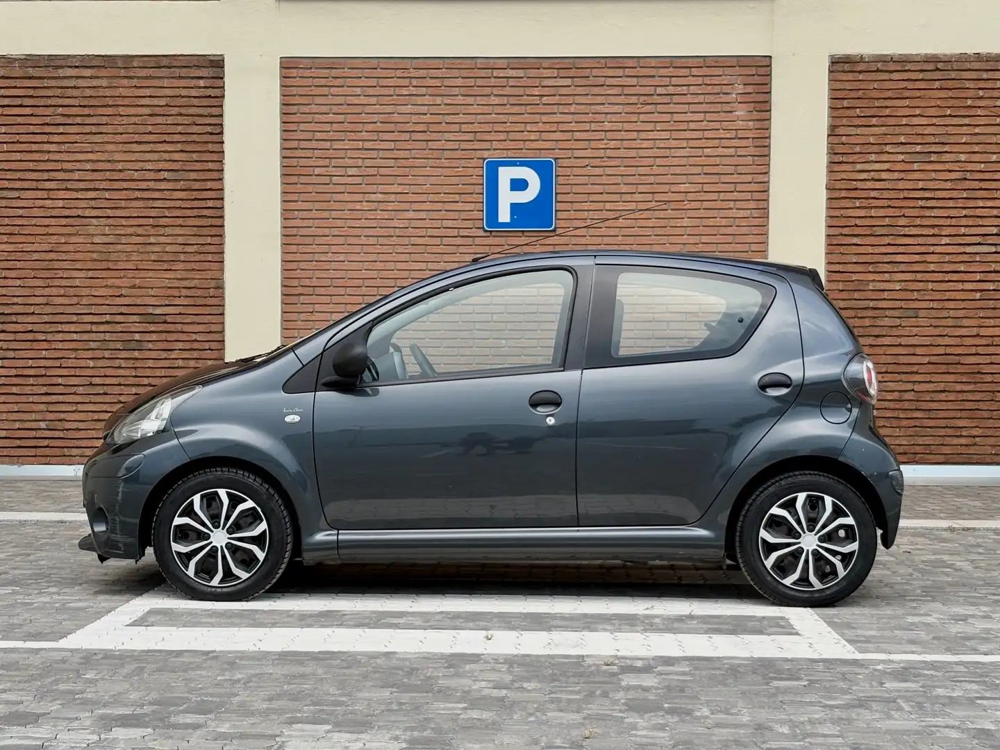 Toyota Aygo Aygo I 5p 1.0 Active connect 2014 Nero - 2