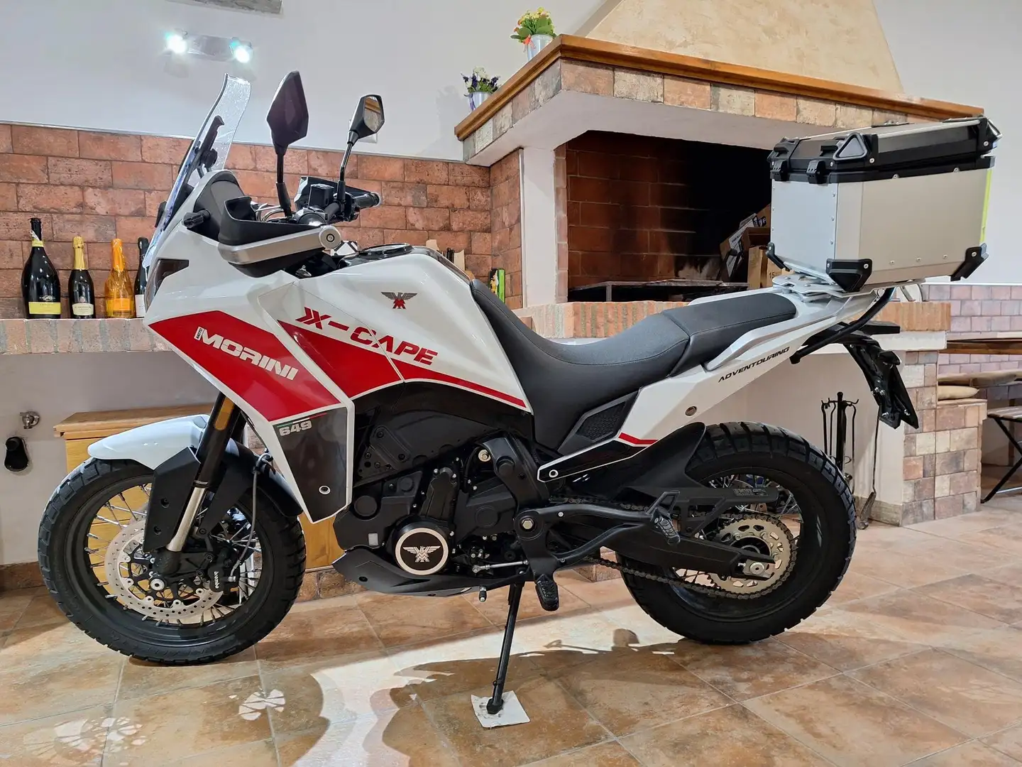 Moto Morini X-Cape 650 ADVENTOURING Blanc - 2