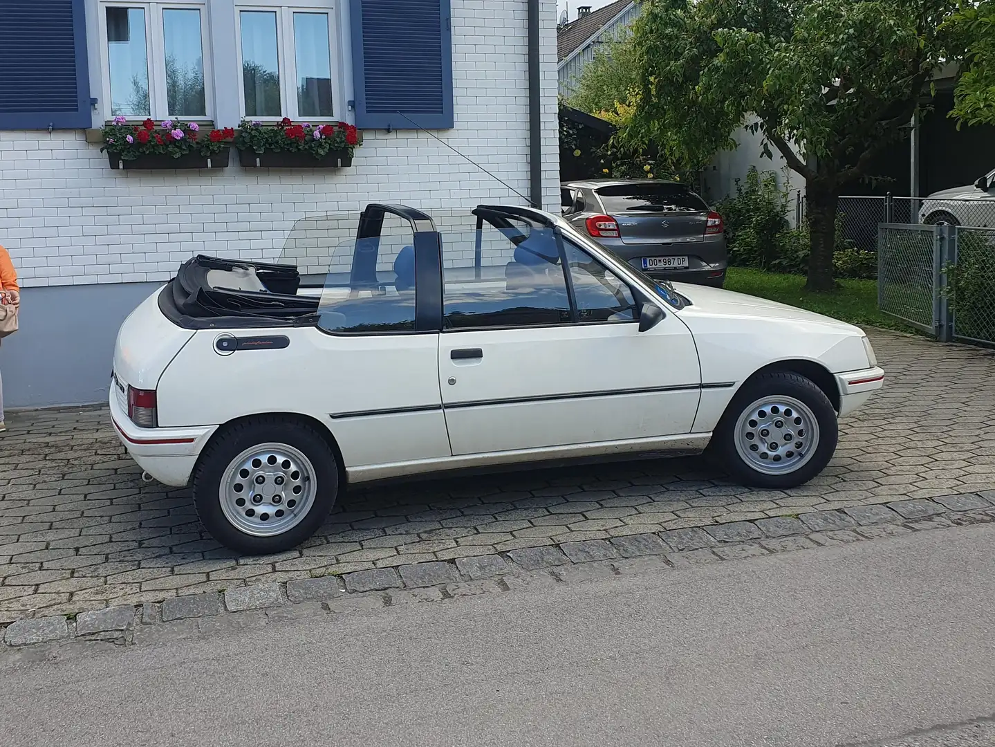 Peugeot 205 205 Cabrio CJ Weiß - 1