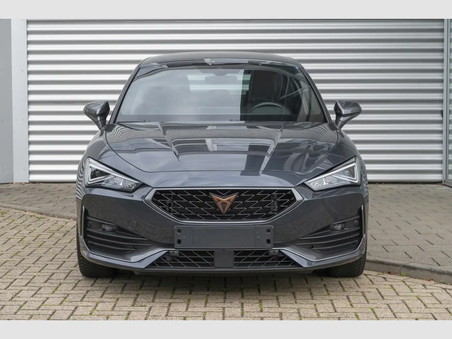 CUPRA Leon 1.5 eTSI DSG ACC*Navi*RFK*LED Grau - 2