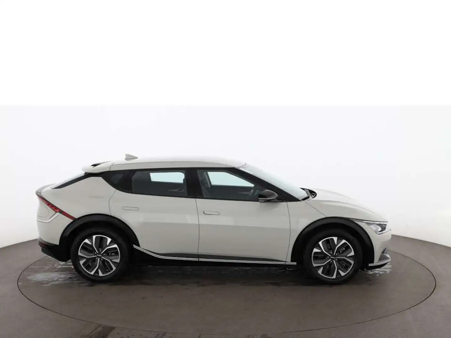 Kia EV6 Elektro 77,4kWh Aut LED RADAR NAV LEDER R-CAM Grau - 2