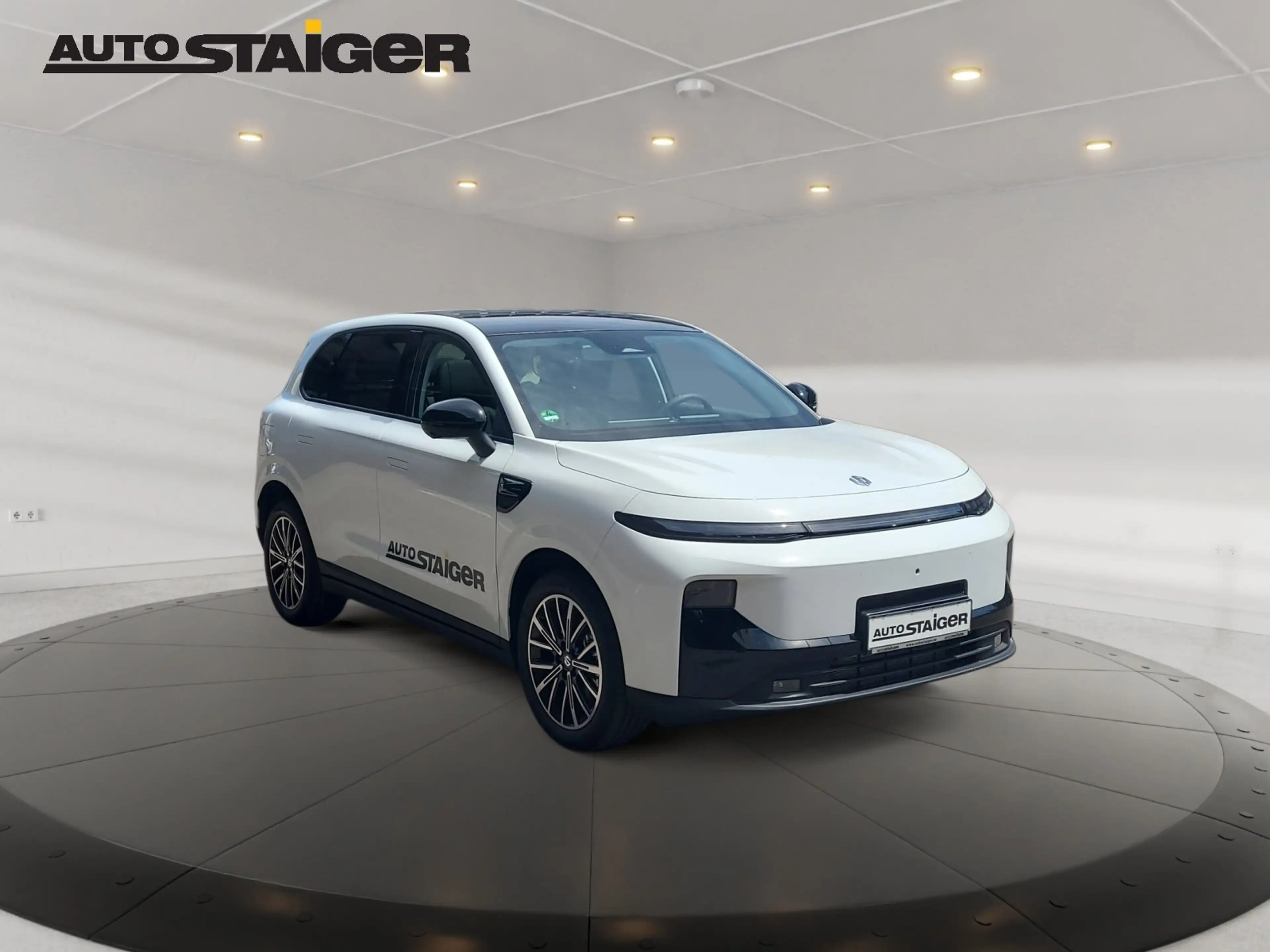 Leapmotor B10 1.5 18 W EV Design ACC+LED+Navi+Pano+SD+SHZ — photo 5