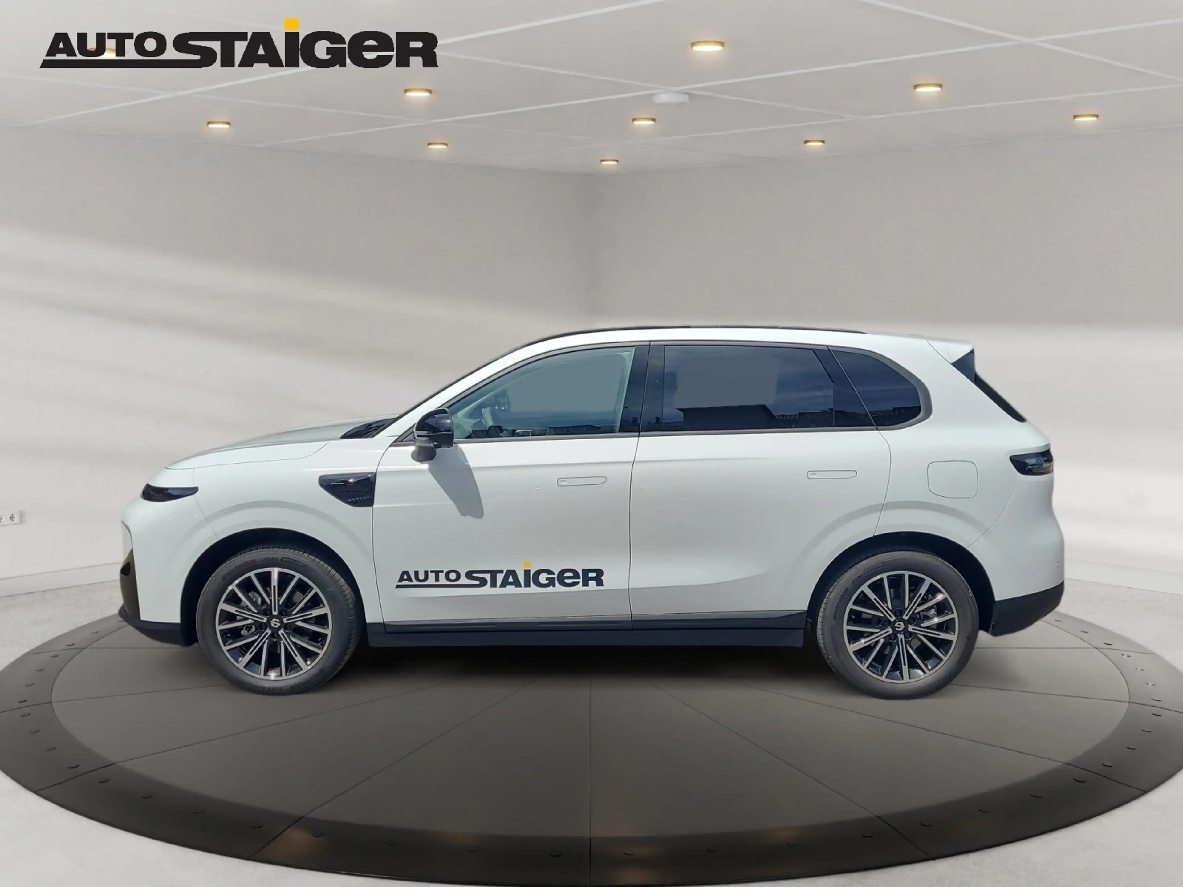 Leapmotor B10 1.5 18 W EV Design ACC+LED+Navi+Pano+SD+SHZ — photo 10