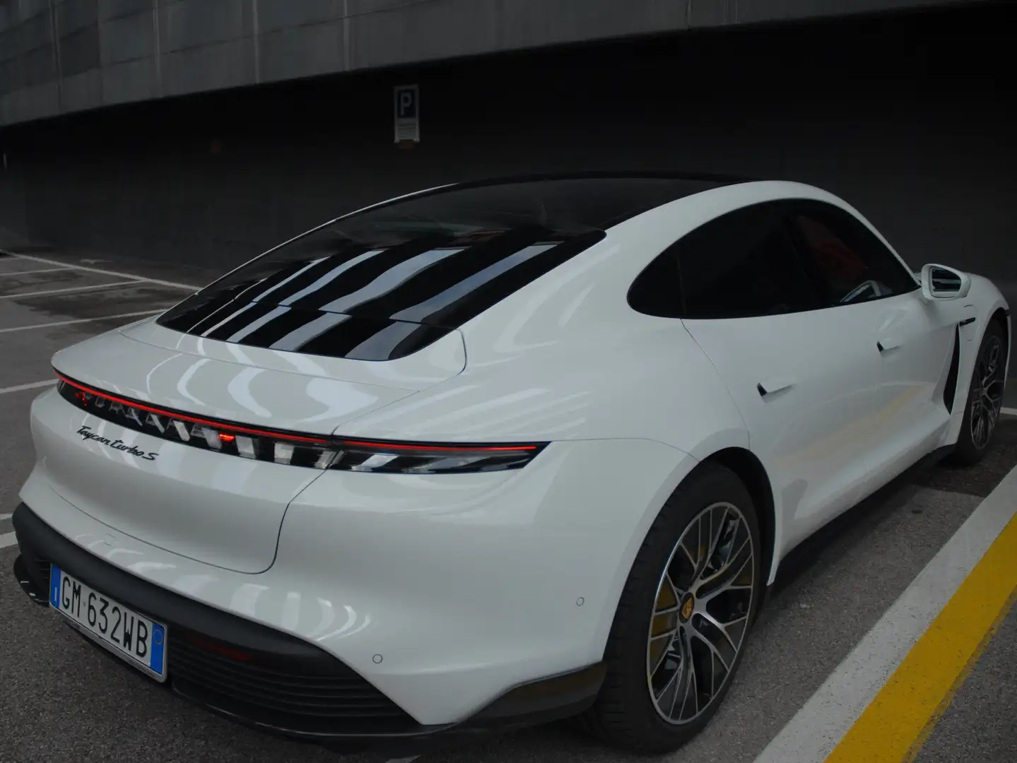 Porsche Taycan Taycan Turbo S 761 CV Full optional pari al NUOVO Beyaz - 2