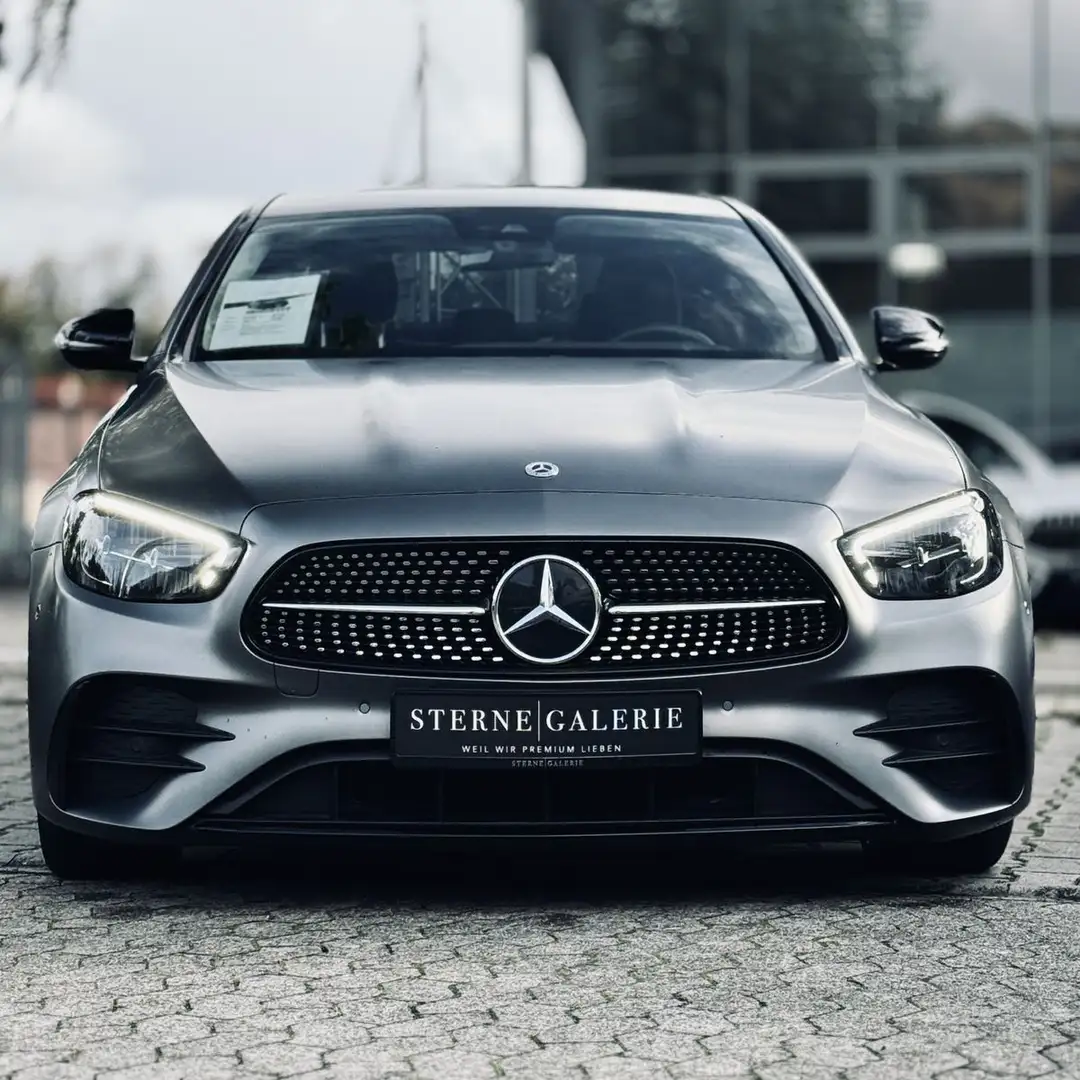 Mercedes-Benz E 220 D/AMG-LINE/NIGHT/RÜCKFAHRK/TEMPO/AMBIENT Gris - 2