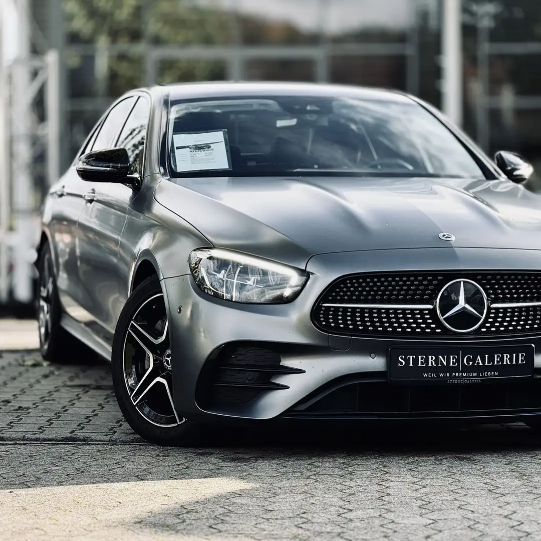 Mercedes-Benz E 220 D/AMG-LINE/NIGHT/RÜCKFAHRK/TEMPO/AMBIENT Gris - 1