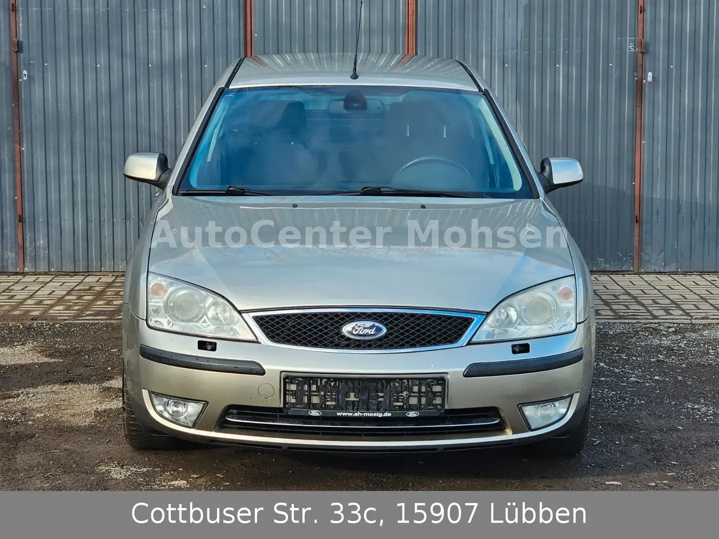 Ford Mondeo Lim. Ghia (Nr. 128) Beige - 2