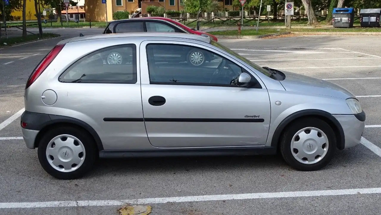 Opel Corsa 1.2i 16V cat, 75 cv. Benzina, versione "Comfort".., foto 8