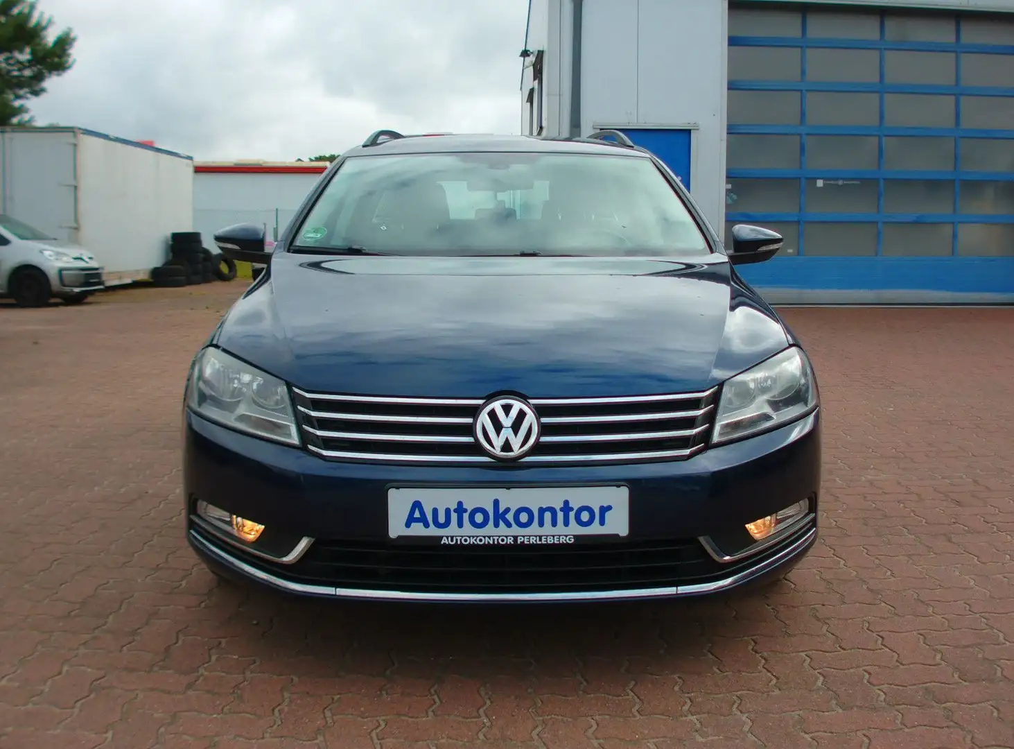 Volkswagen Passat Variant Comfortline .schw.AHK.SHZ.Navi Bleu - 2