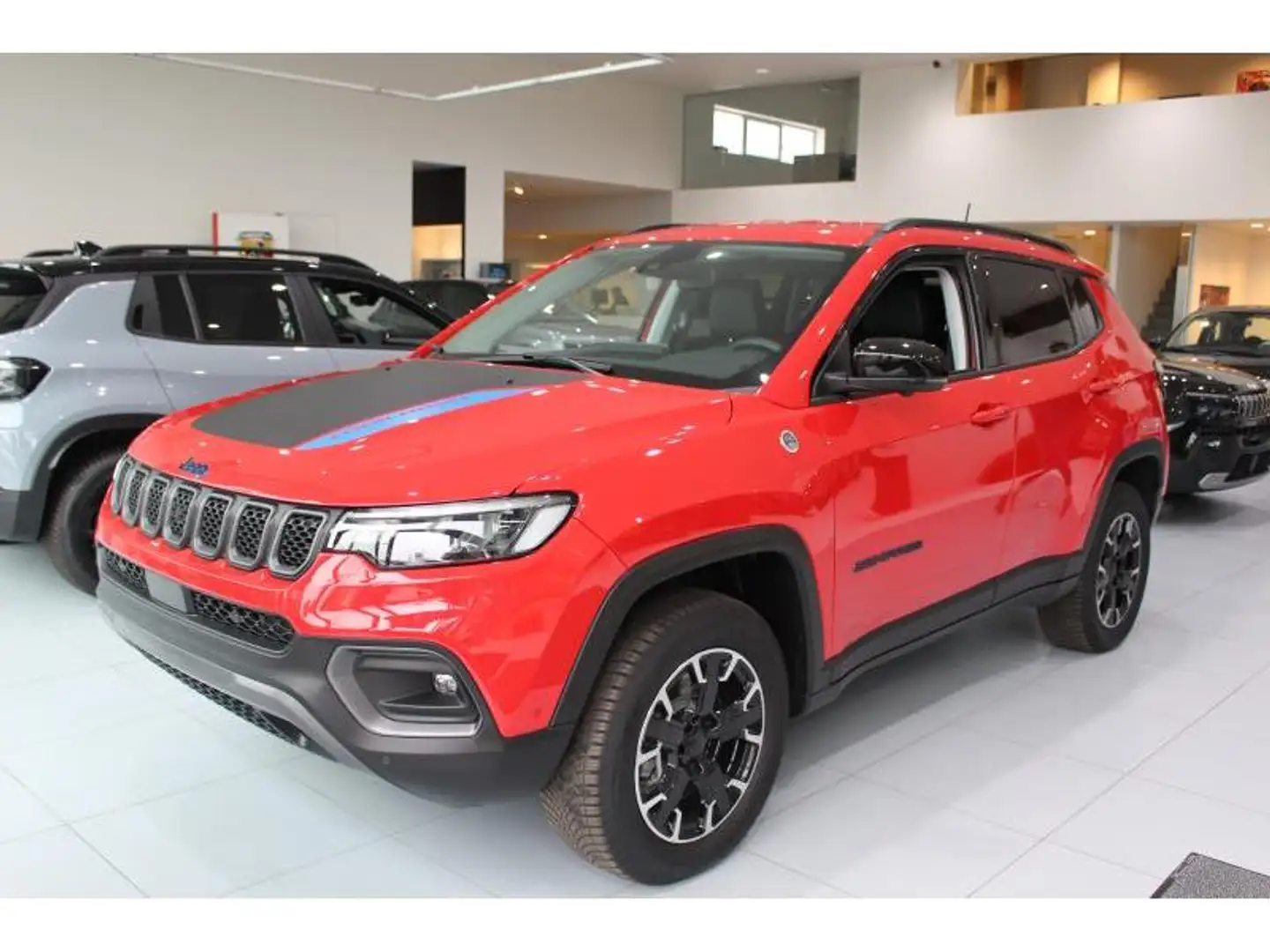 Jeep Compass Trailhawk 1.3T PHEV 240AT6 Rood - 1