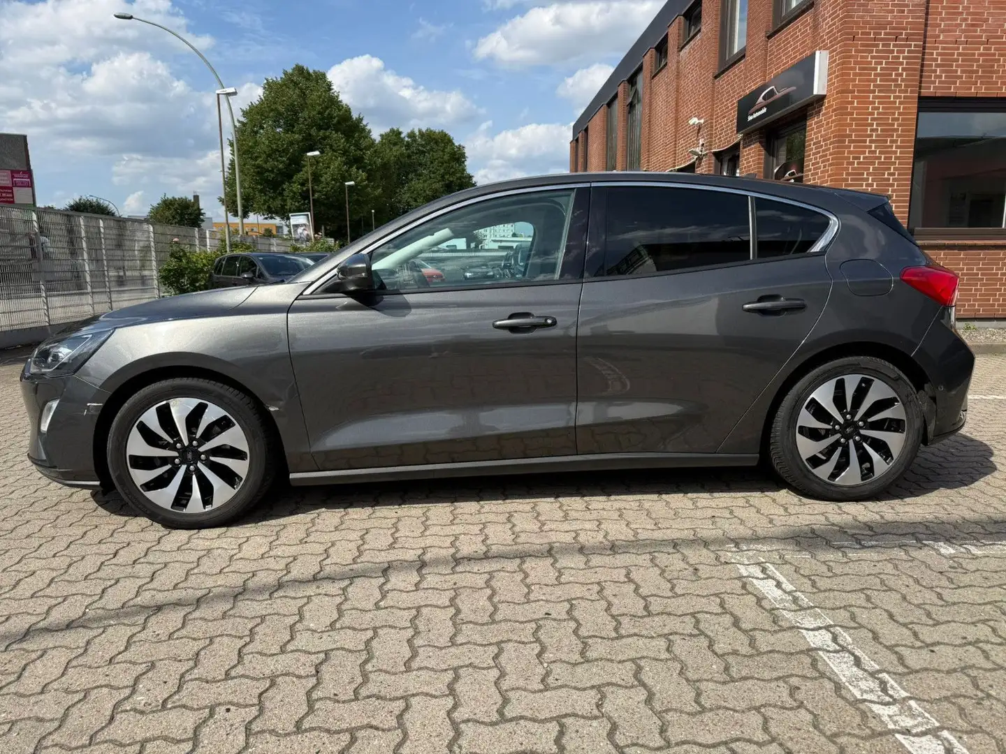 Ford Focus Lim. 1.0 C&C*LED*TOTW*NAVI*B&O* - 2