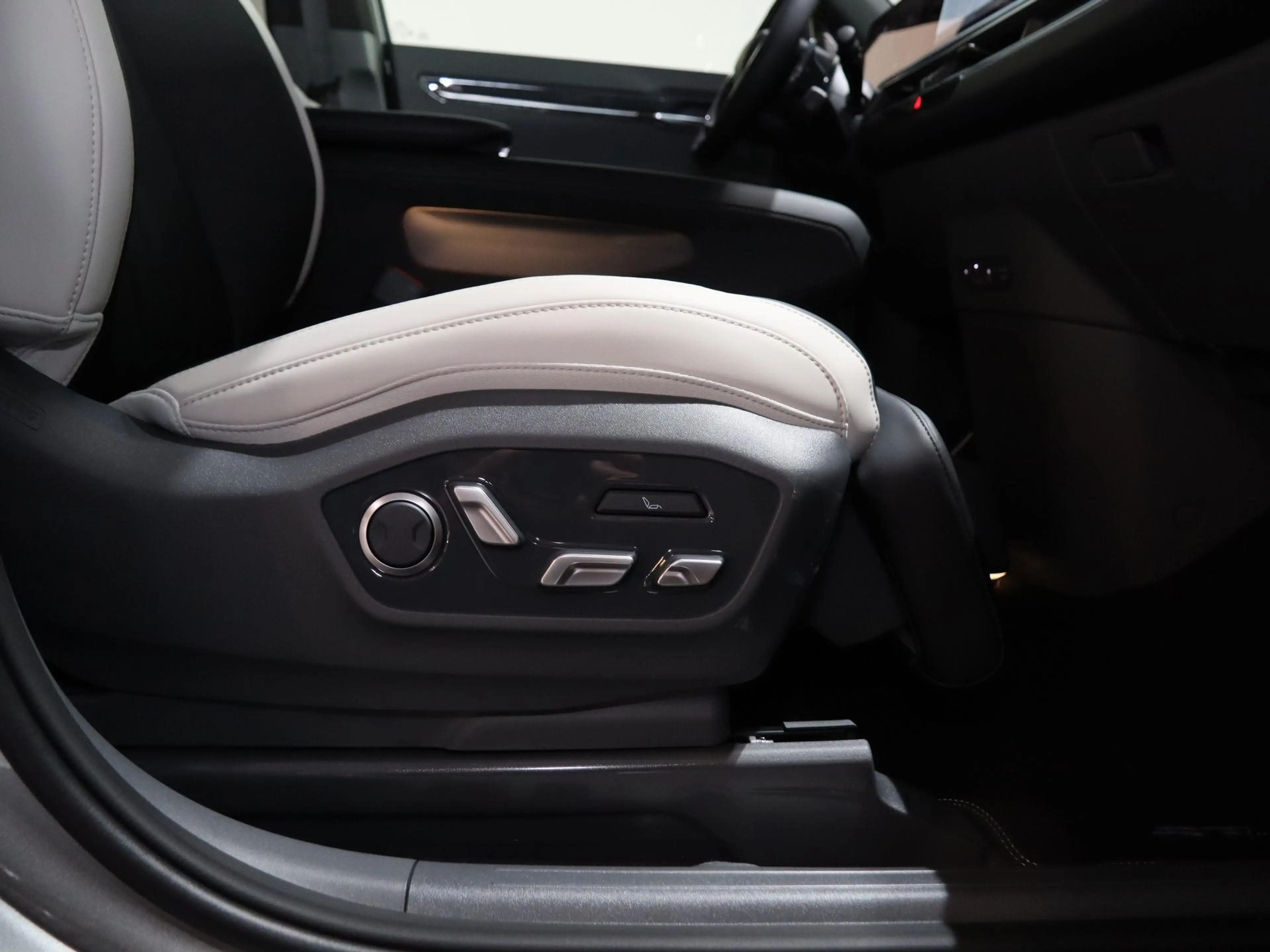 Kia EV9 GT-Line AWD 99.8 kWh | Panoramaschuifdak  | LED-ma — photo 8