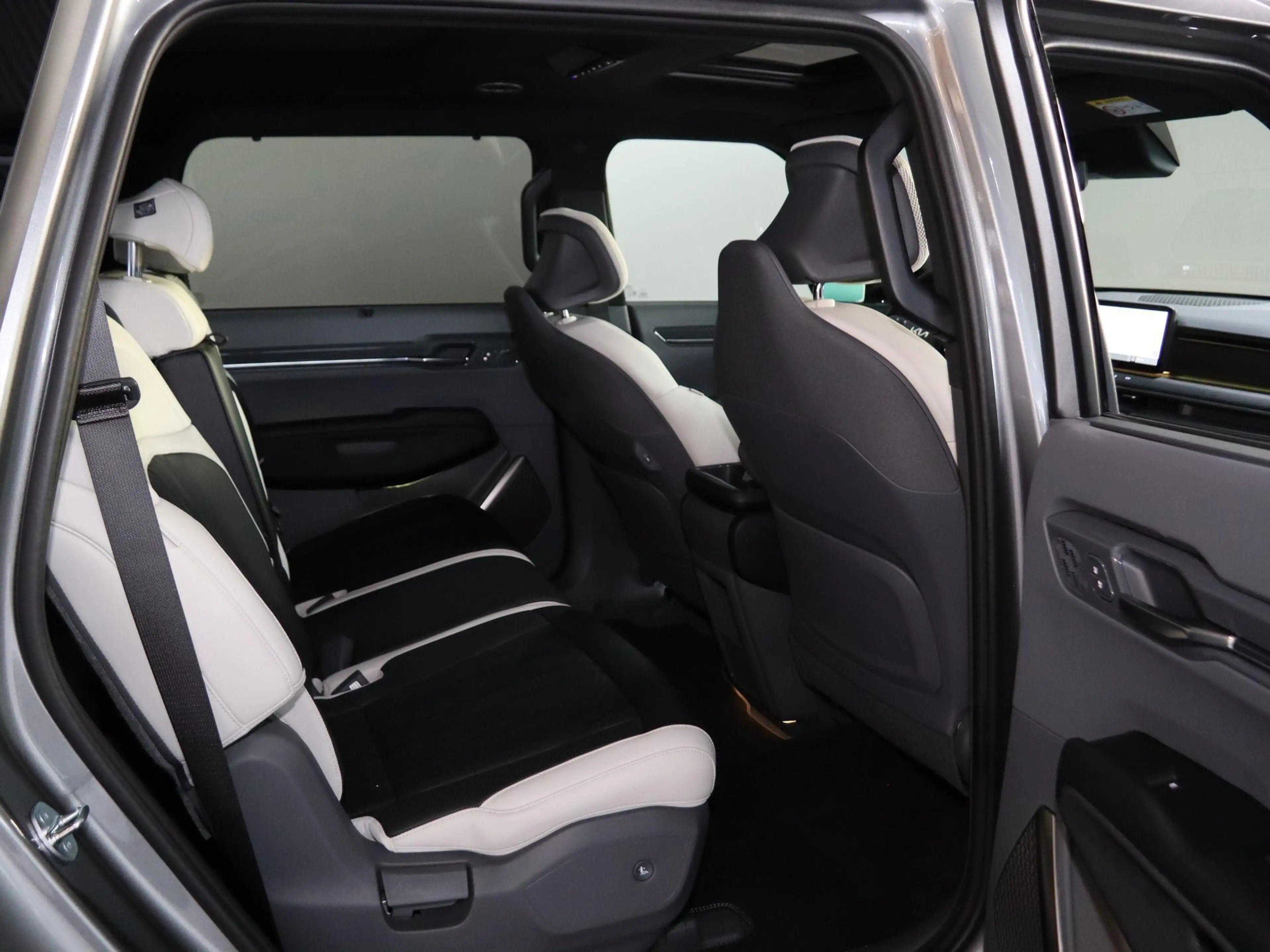 Kia EV9 GT-Line AWD 99.8 kWh | Panoramaschuifdak  | LED-ma — photo 10