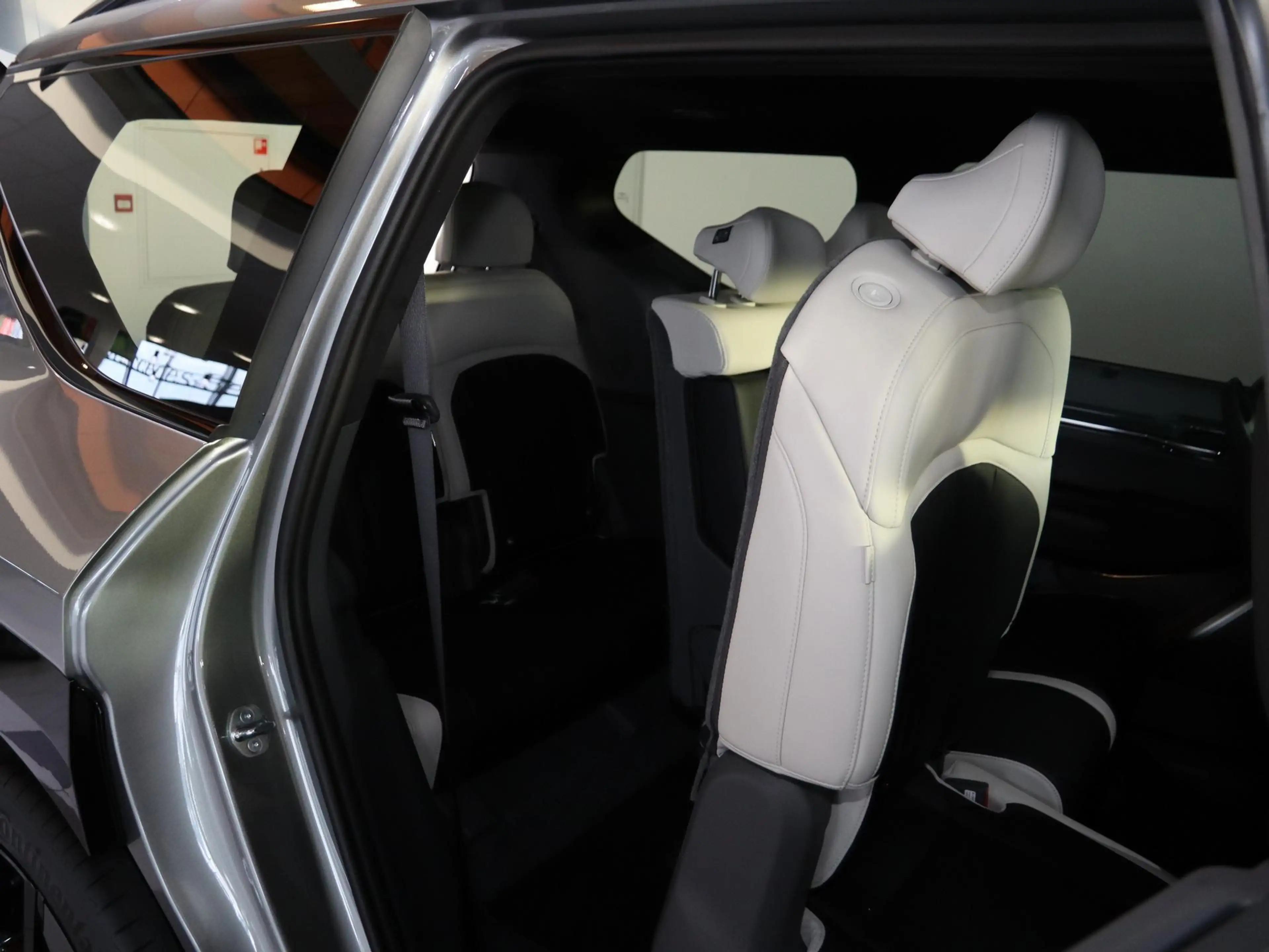 Kia EV9 GT-Line AWD 99.8 kWh | Panoramaschuifdak  | LED-ma — photo 9