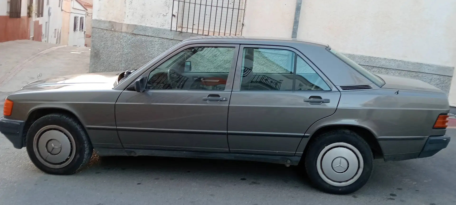 Mercedes-Benz 190 190D 2.5 Turbo Gris - 2