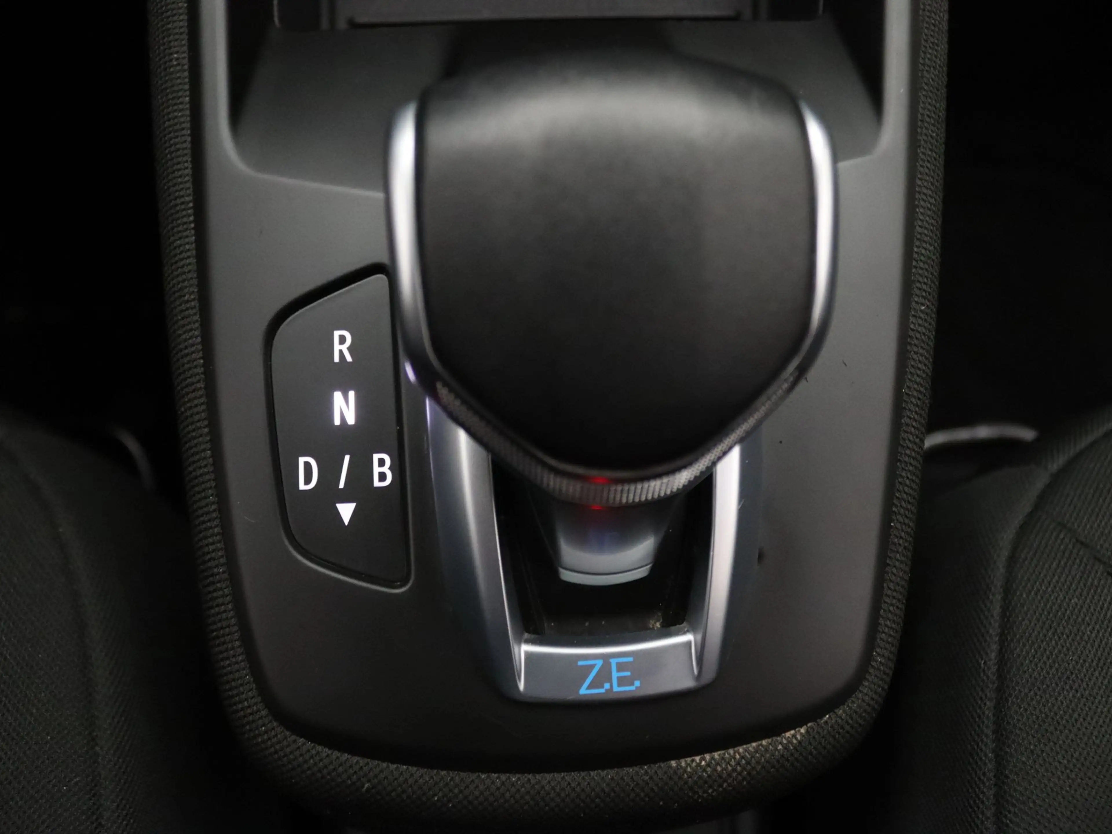 Renault ZOE R110 Life Carshare 52 kWh Apple Carplay/Android Au — photo 16