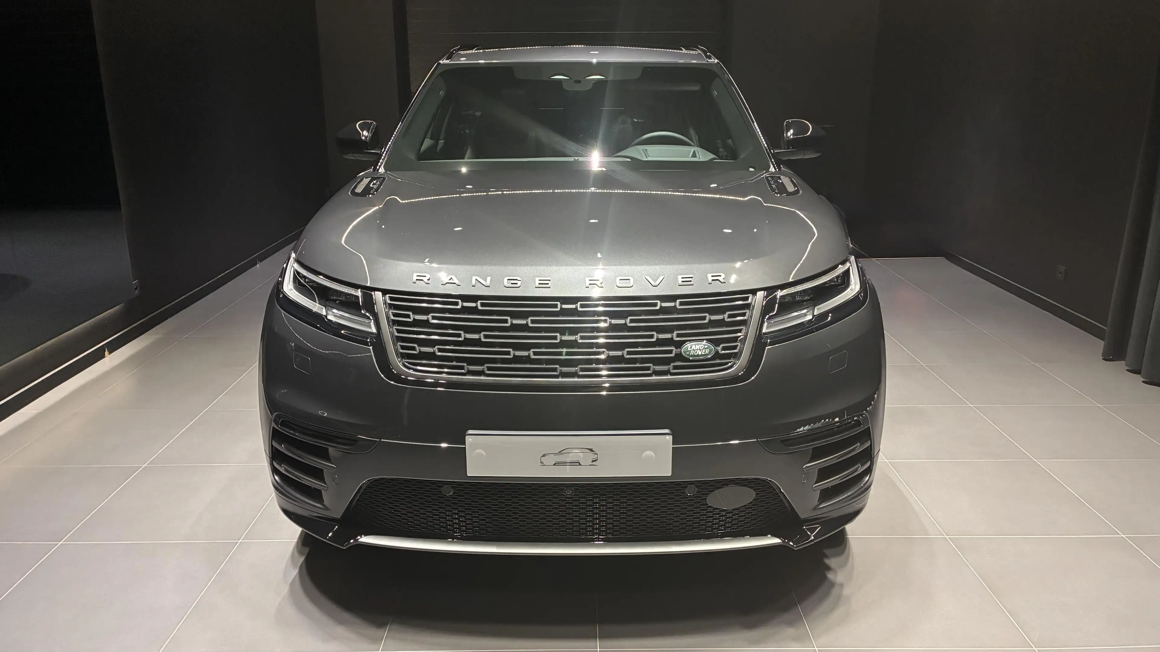 Land Rover Range Rover Velar P400e Belgravia AWD Auto. 26.75MY — photo 7