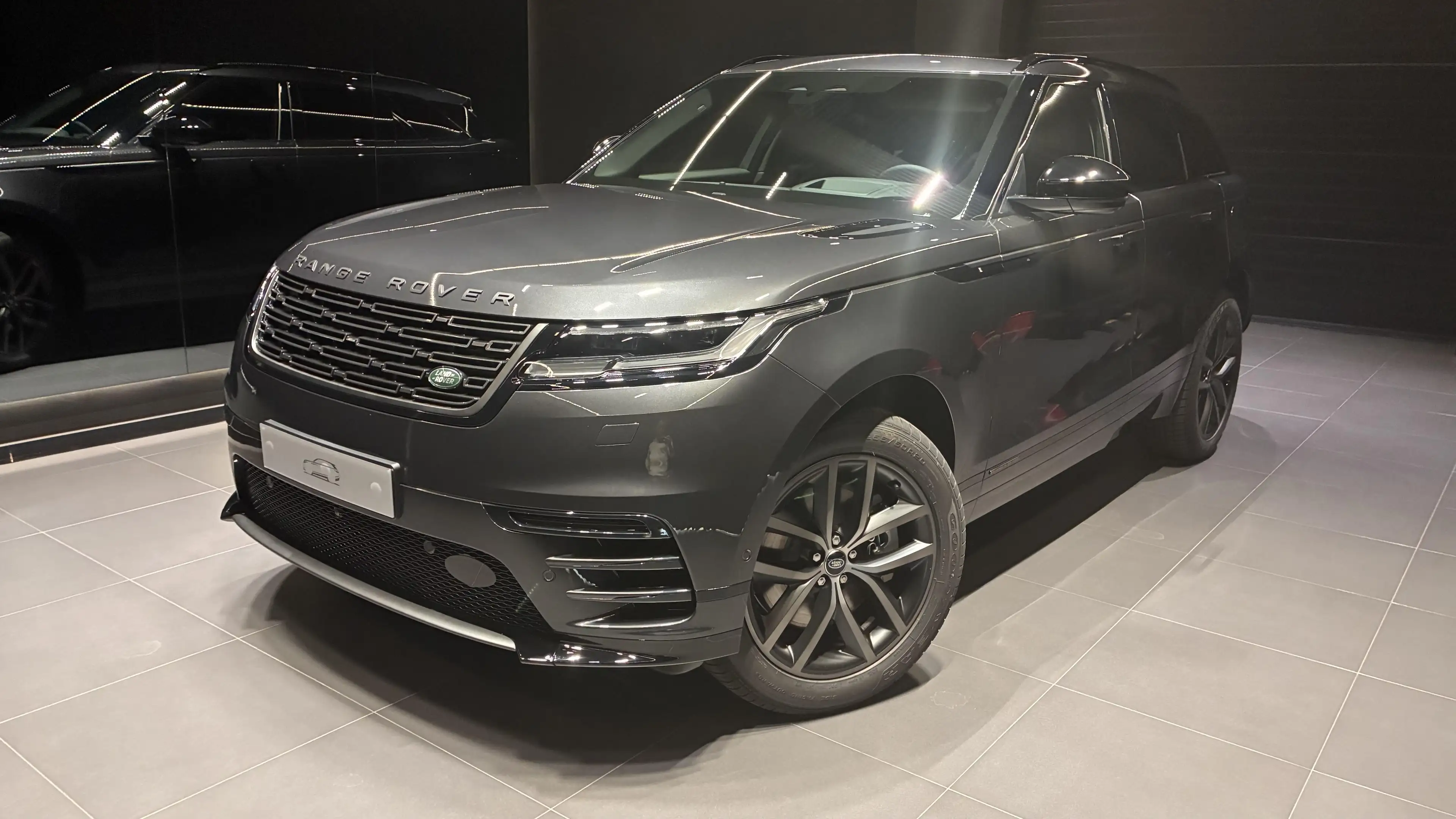 Land Rover Range Rover Velar P400e Belgravia AWD Auto. 26.75MY
