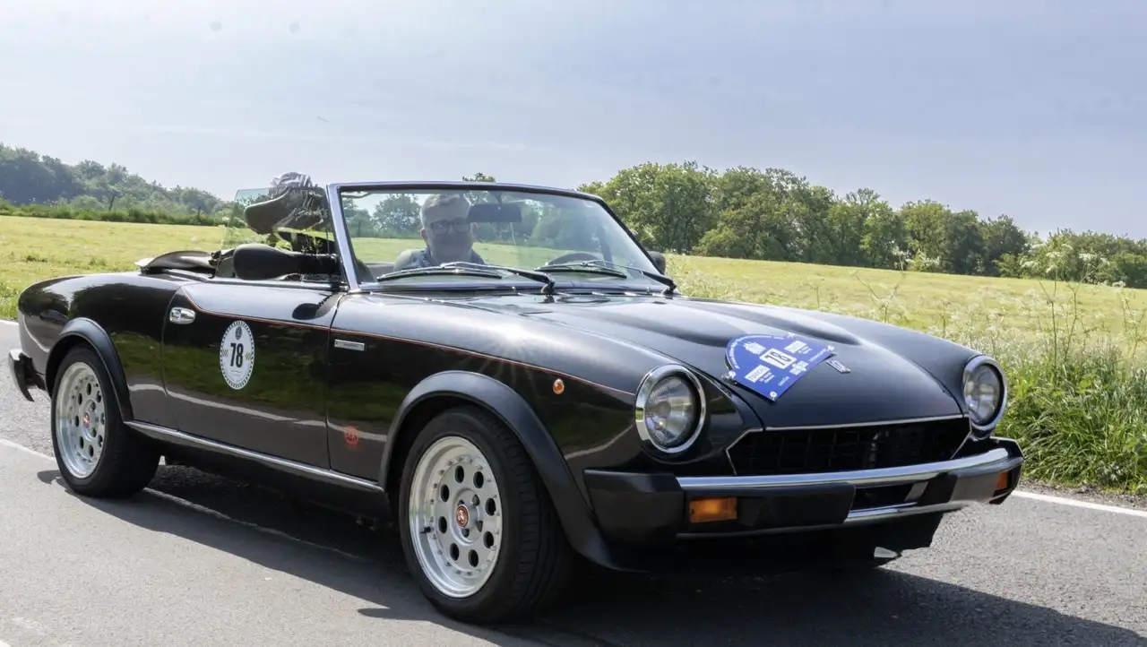 Fiat 124 Spider Pininfarina Volumex 2.0, foto 2