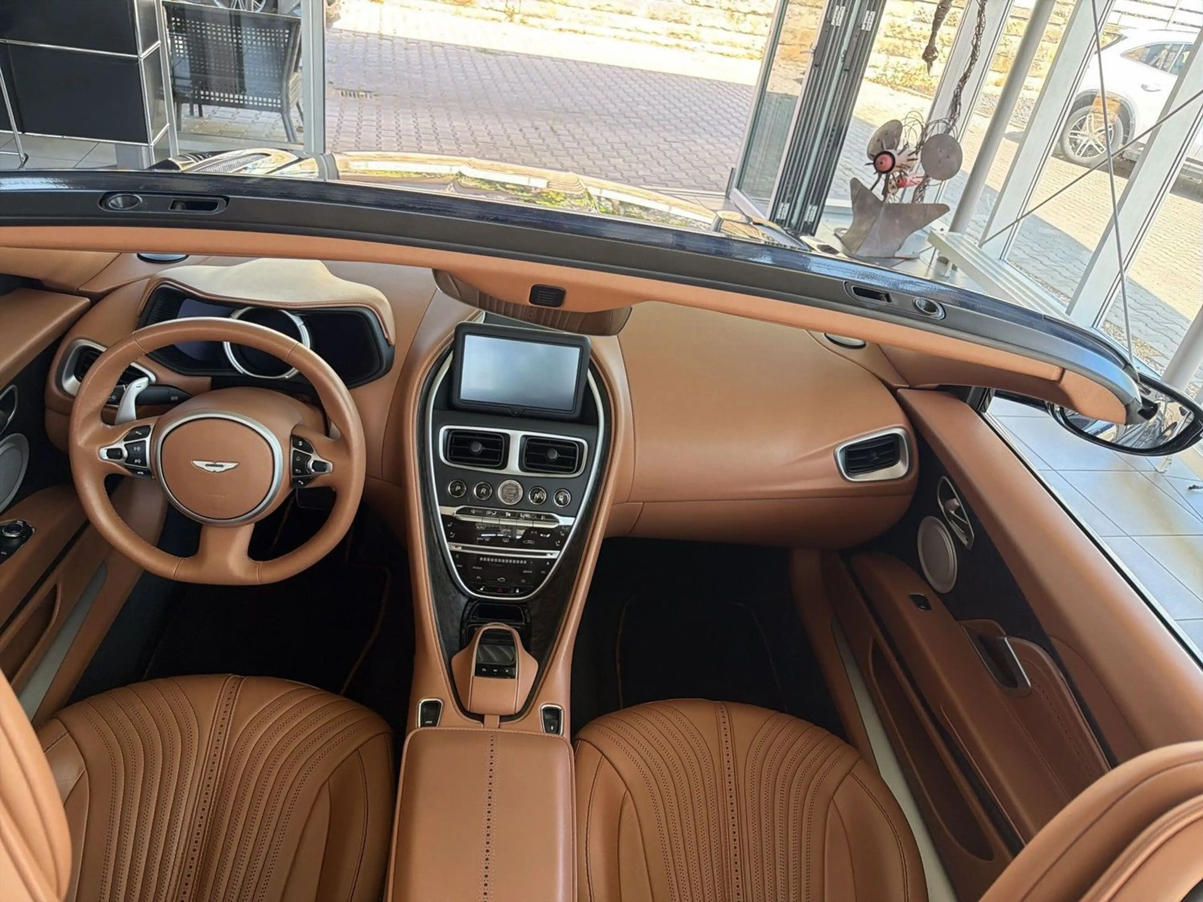 Aston Martin DB11 Cabrio Volante LED 360CAM ELEKTR SITZE B&O — photo 15