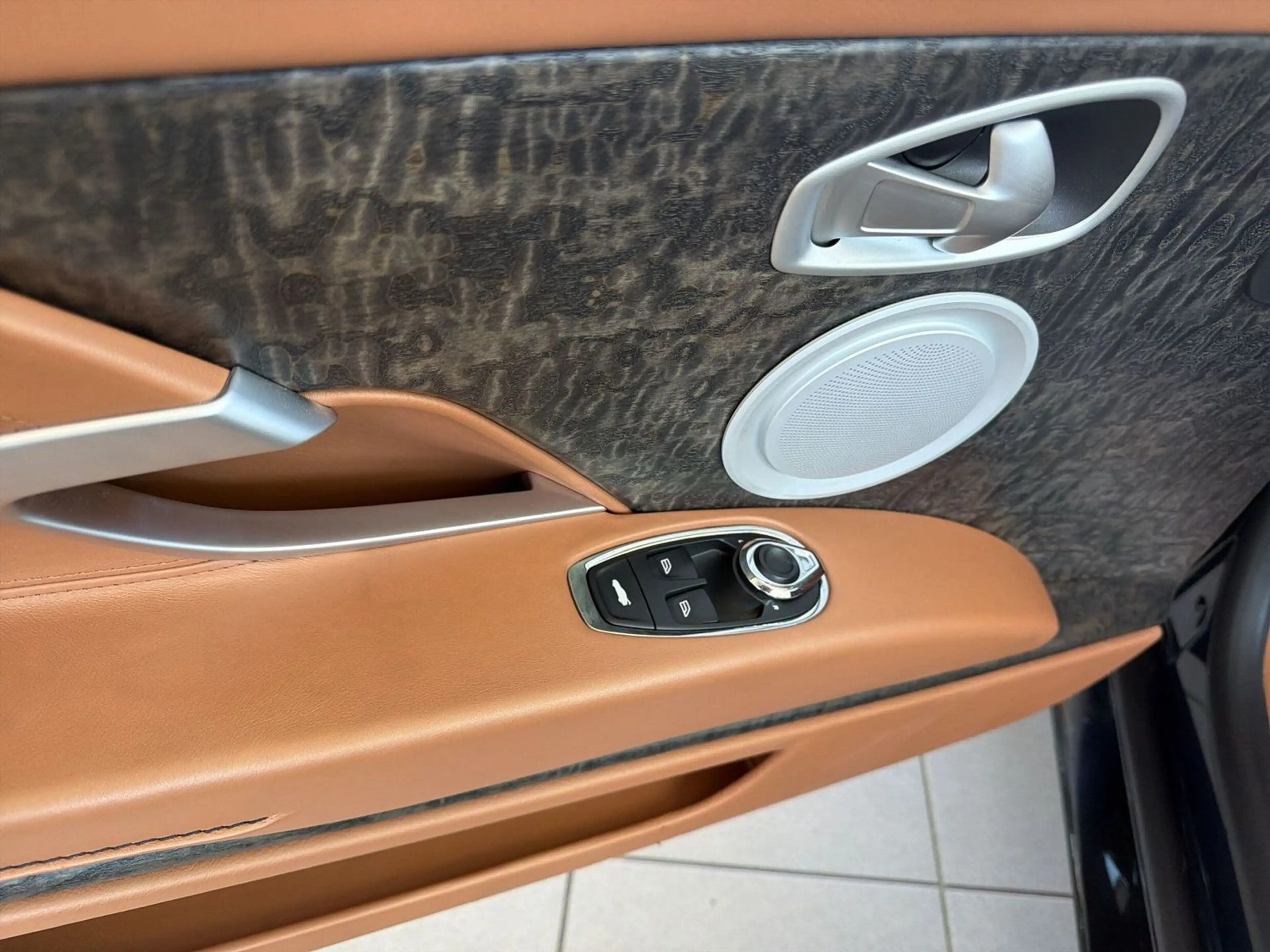 Aston Martin DB11 Cabrio Volante LED 360CAM ELEKTR SITZE B&O — photo 7