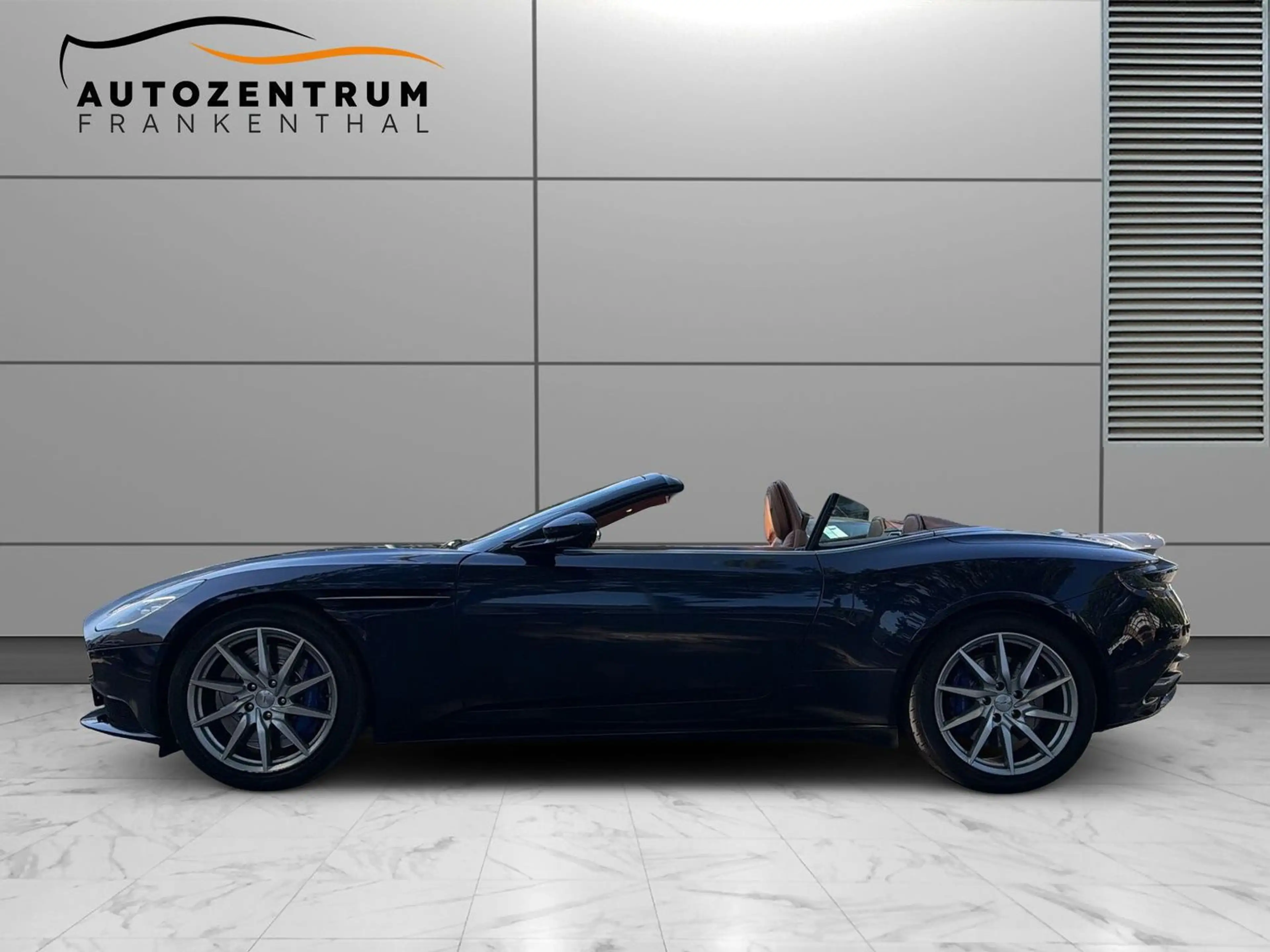 Aston Martin DB11 Cabrio Volante LED 360CAM ELEKTR SITZE B&O — photo 3