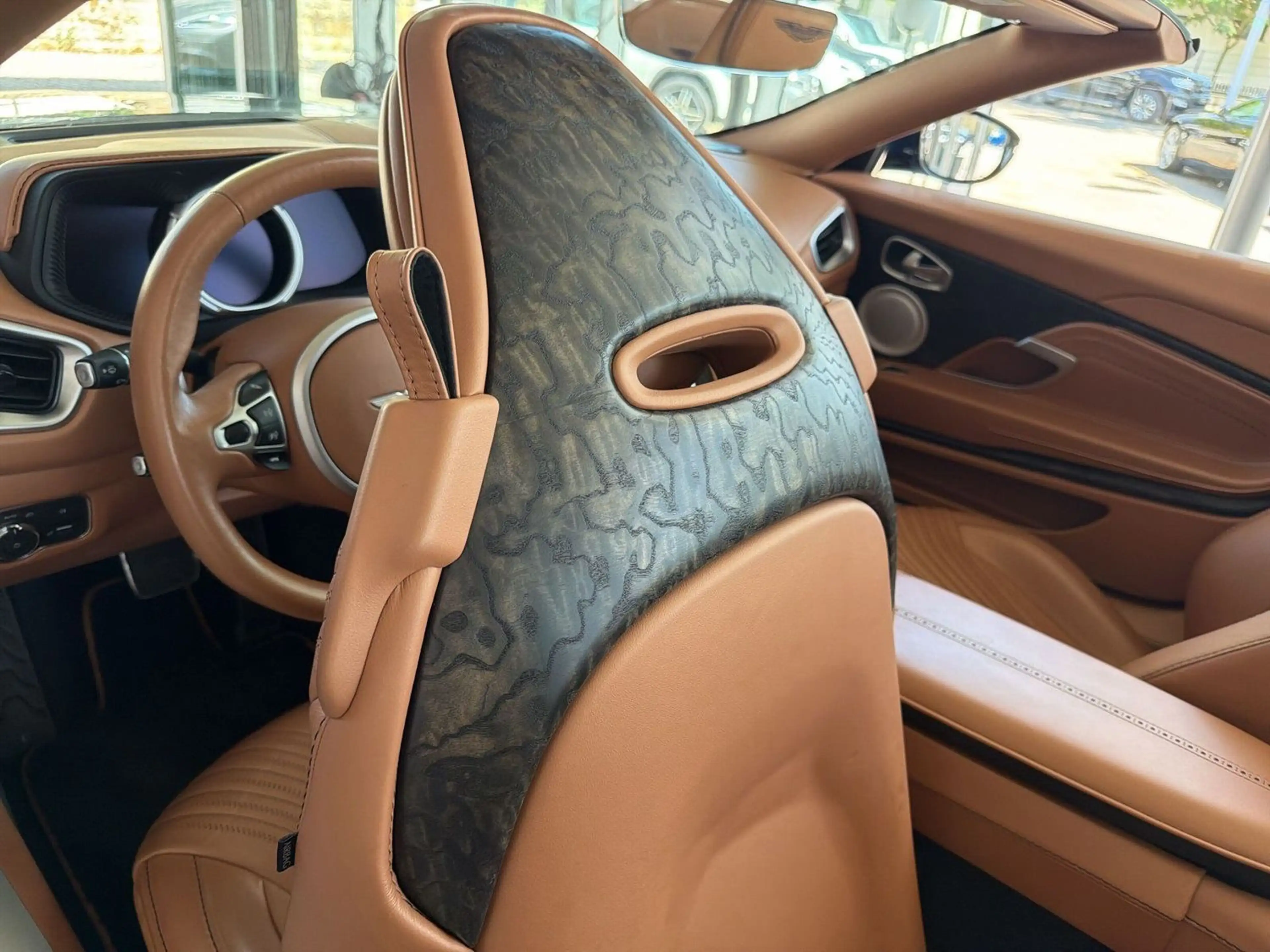 Aston Martin DB11 Cabrio Volante LED 360CAM ELEKTR SITZE B&O — photo 14
