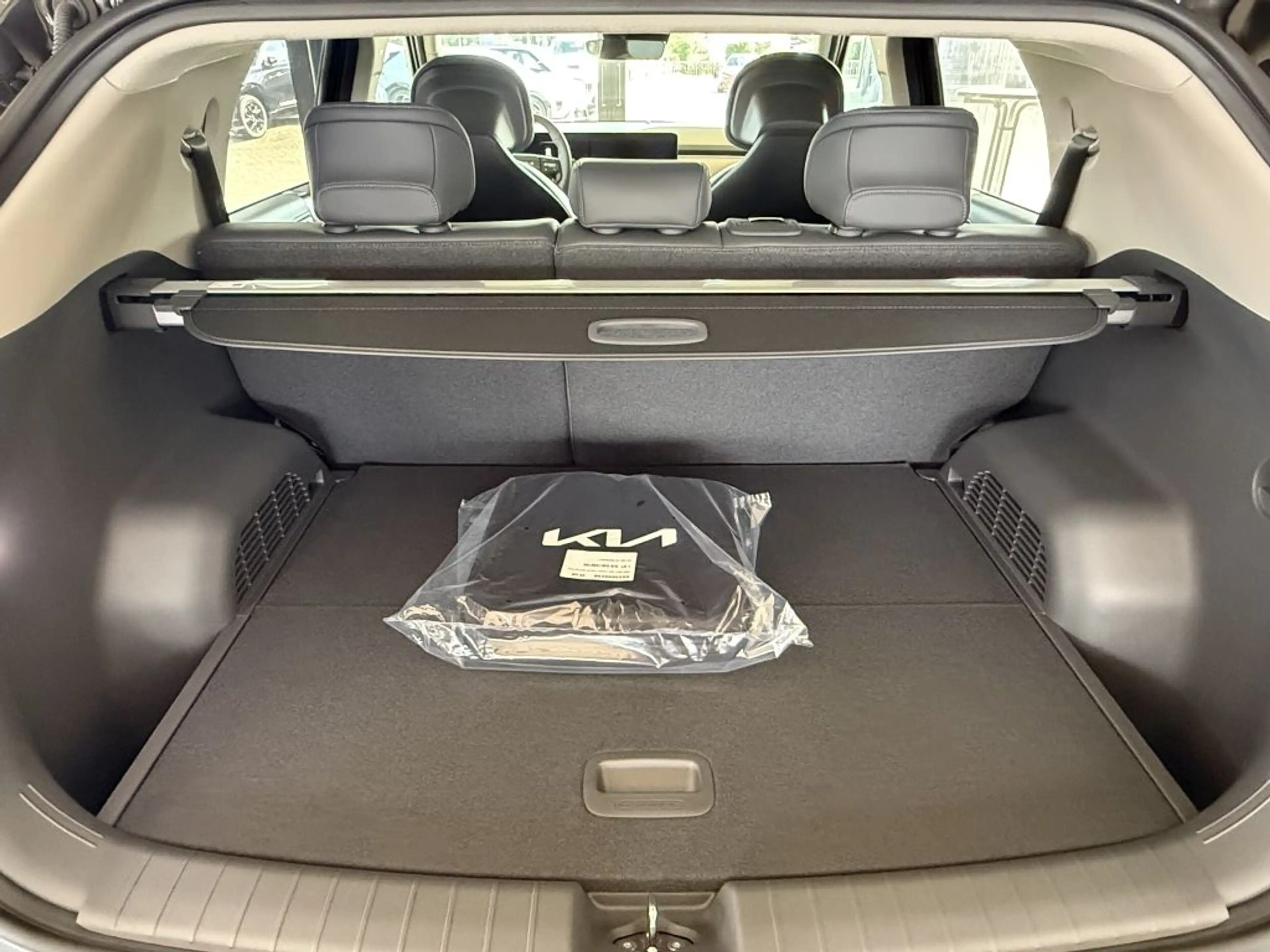Kia EV3 58,3-kWh FWD Earth — photo 10