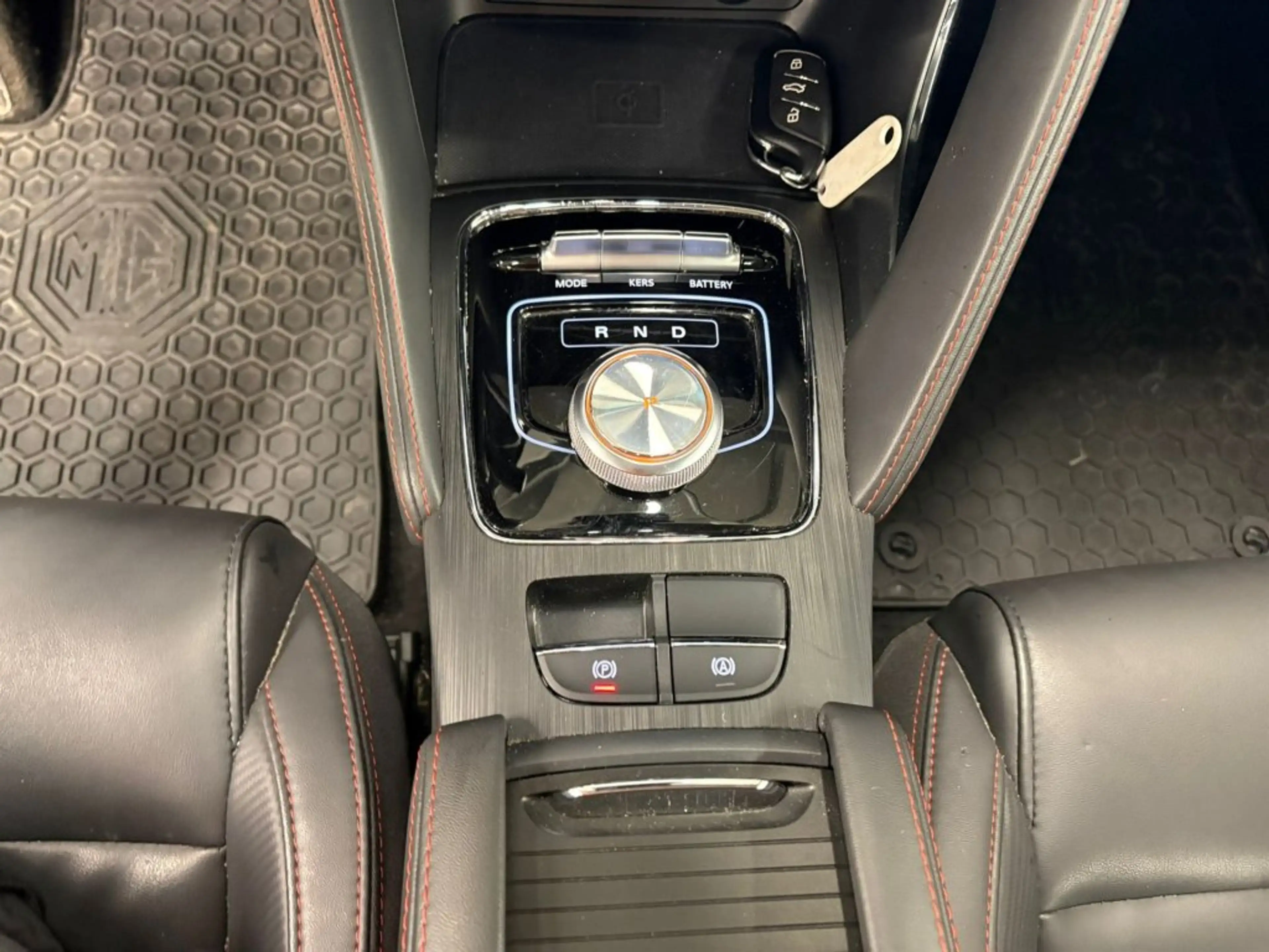 MG ZS Luxury 72kWh Connect — photo 12