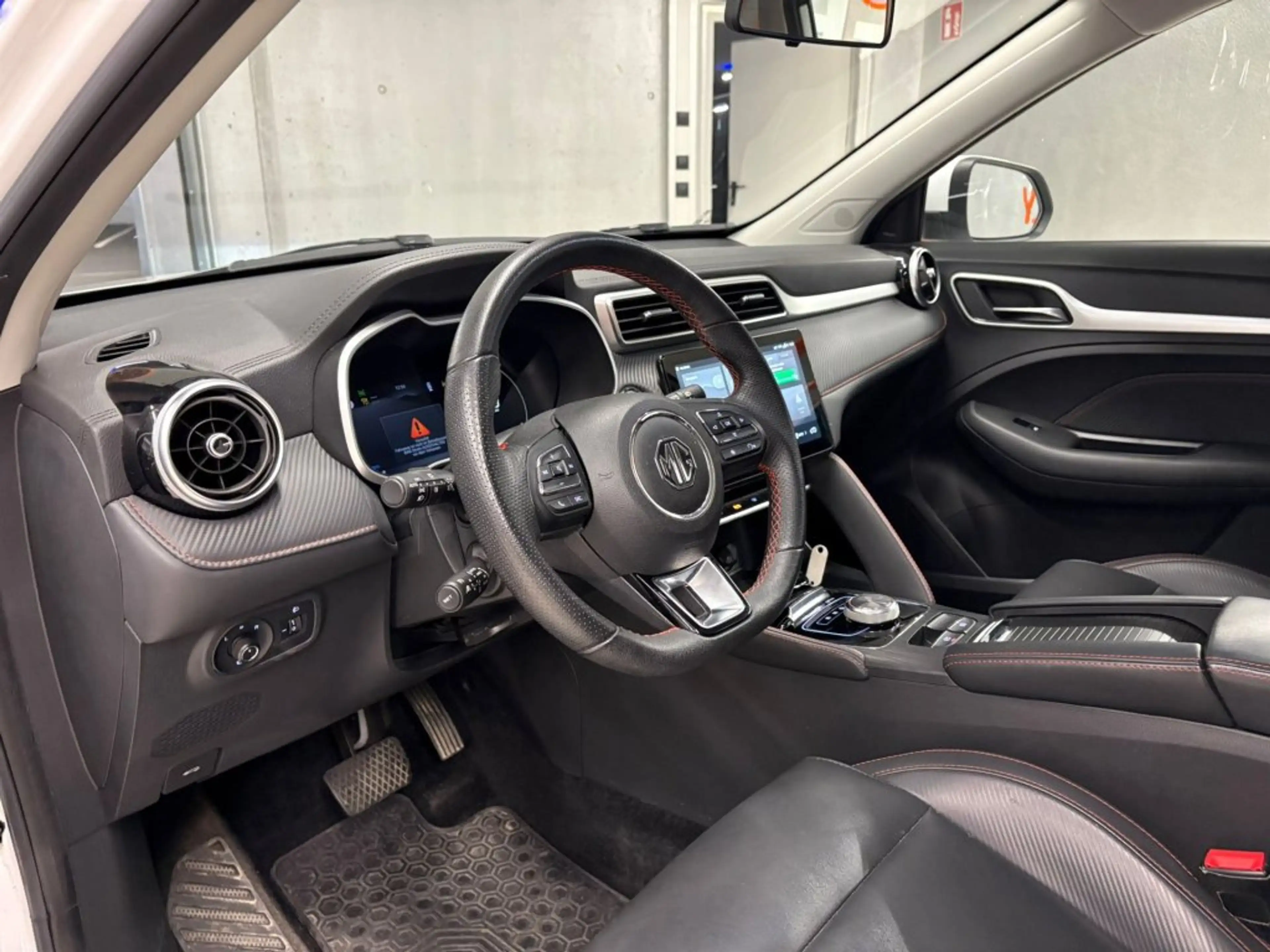 MG ZS Luxury 72kWh Connect — photo 8