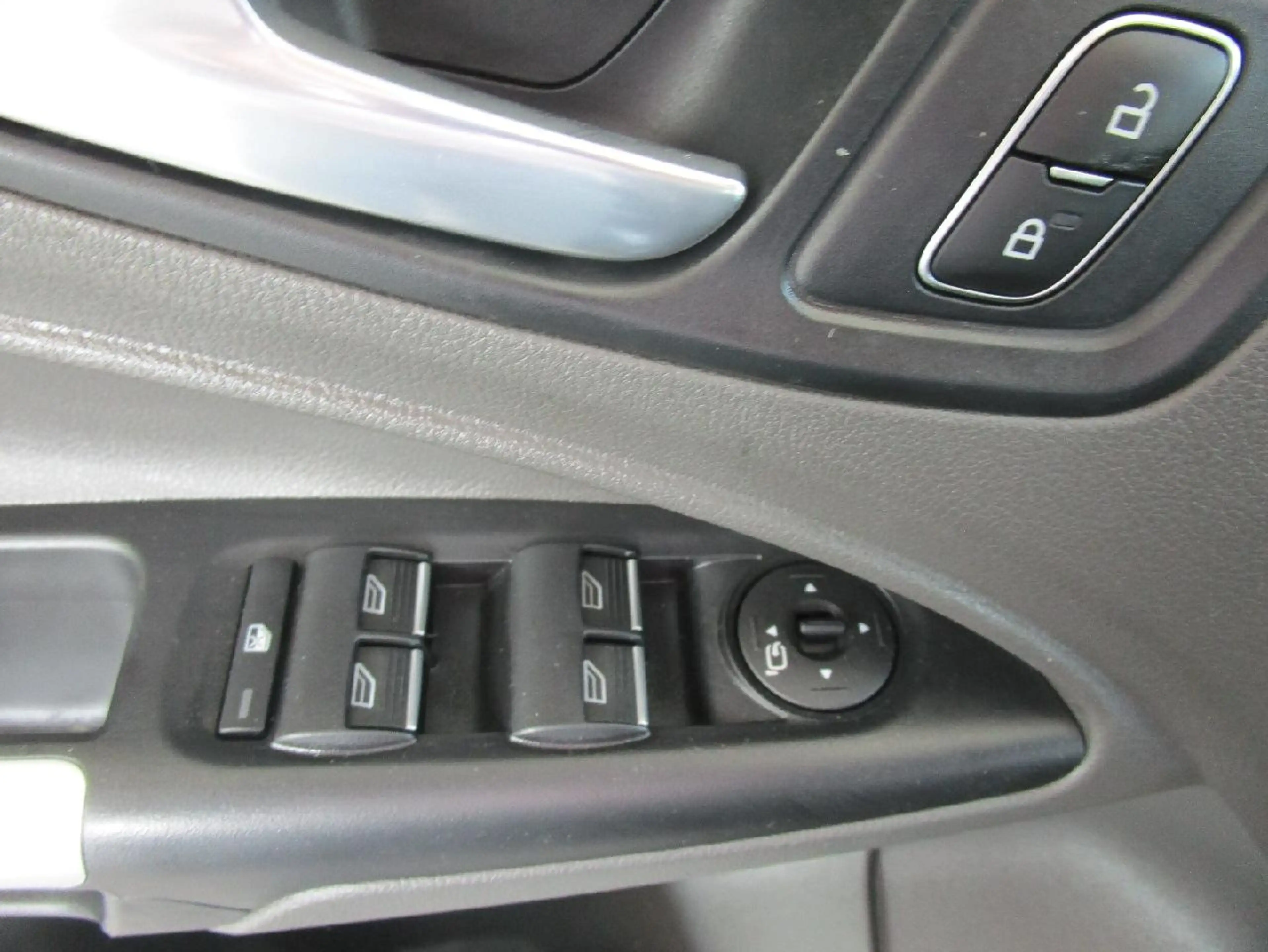 Ford Grand Tourneo Titanium — photo 10