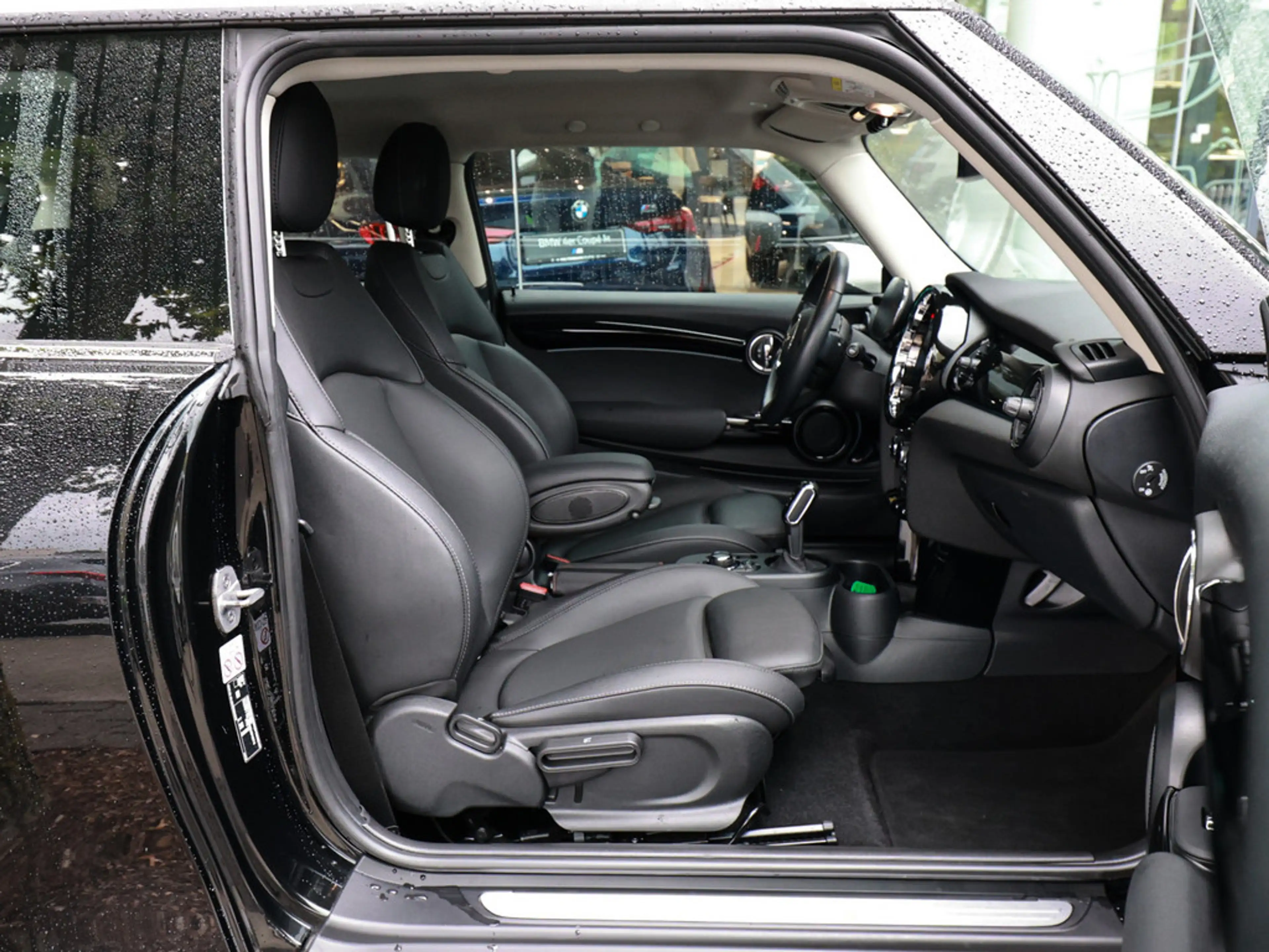 MINI Cooper SE Classic Trim FACEL. LED SHZ PDC — photo 7