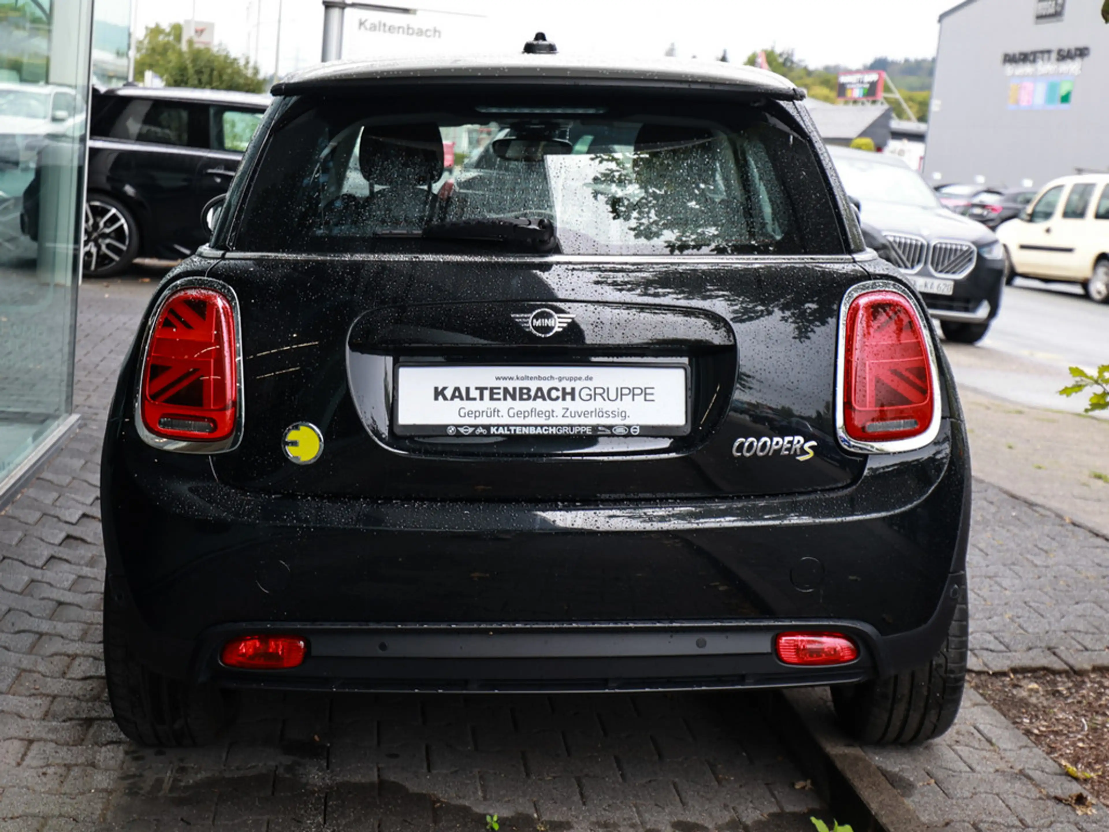 MINI Cooper SE Classic Trim FACEL. LED SHZ PDC — photo 6