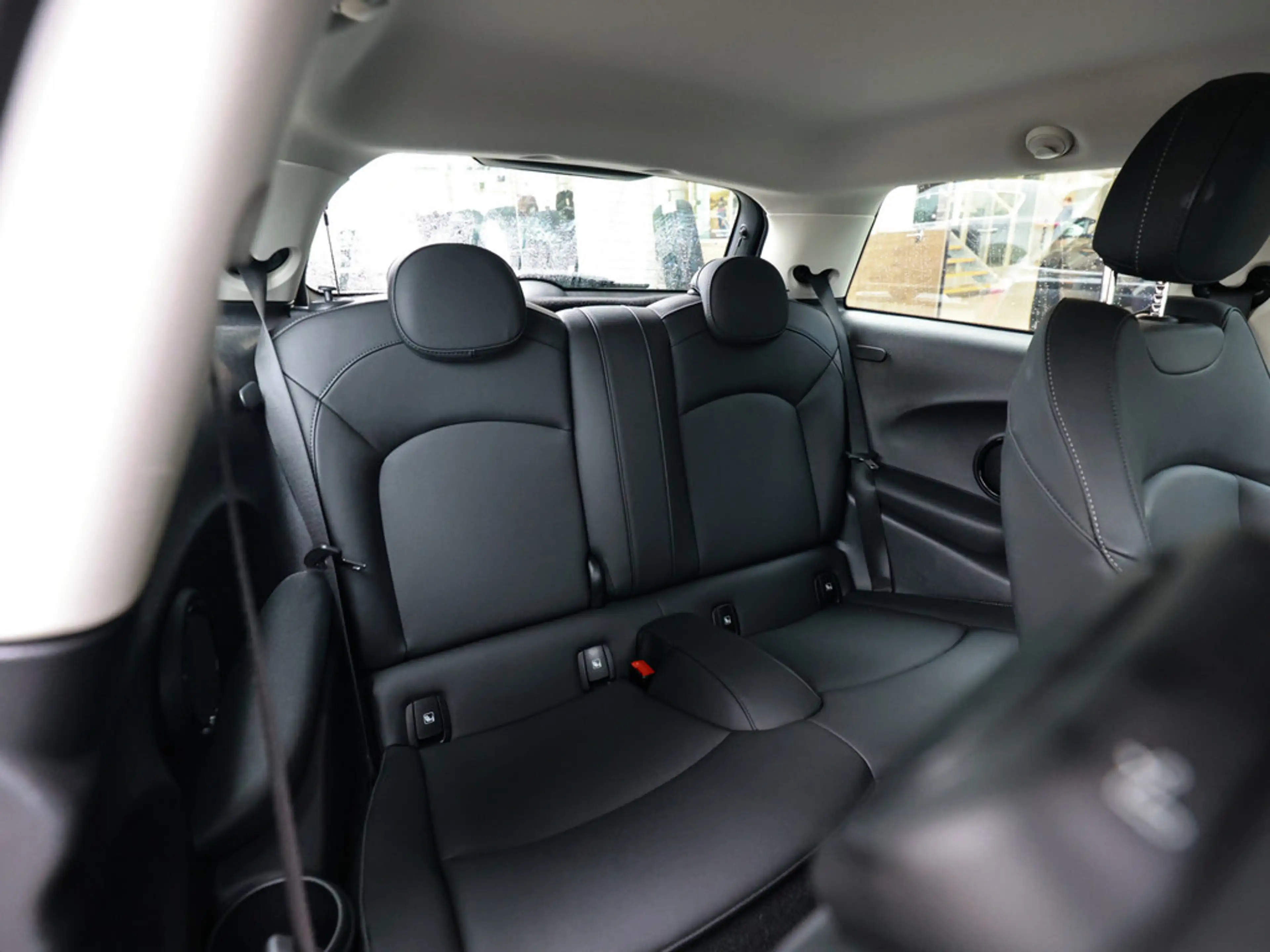 MINI Cooper SE Classic Trim FACEL. LED SHZ PDC — photo 8