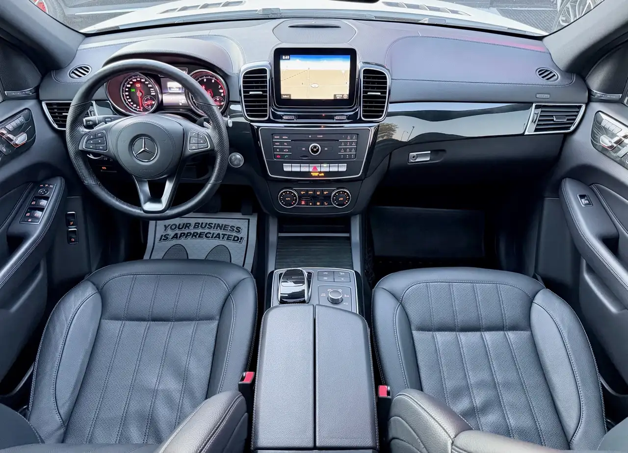 Mercedes-Benz GLS снимка Mercedes-Benz GLS