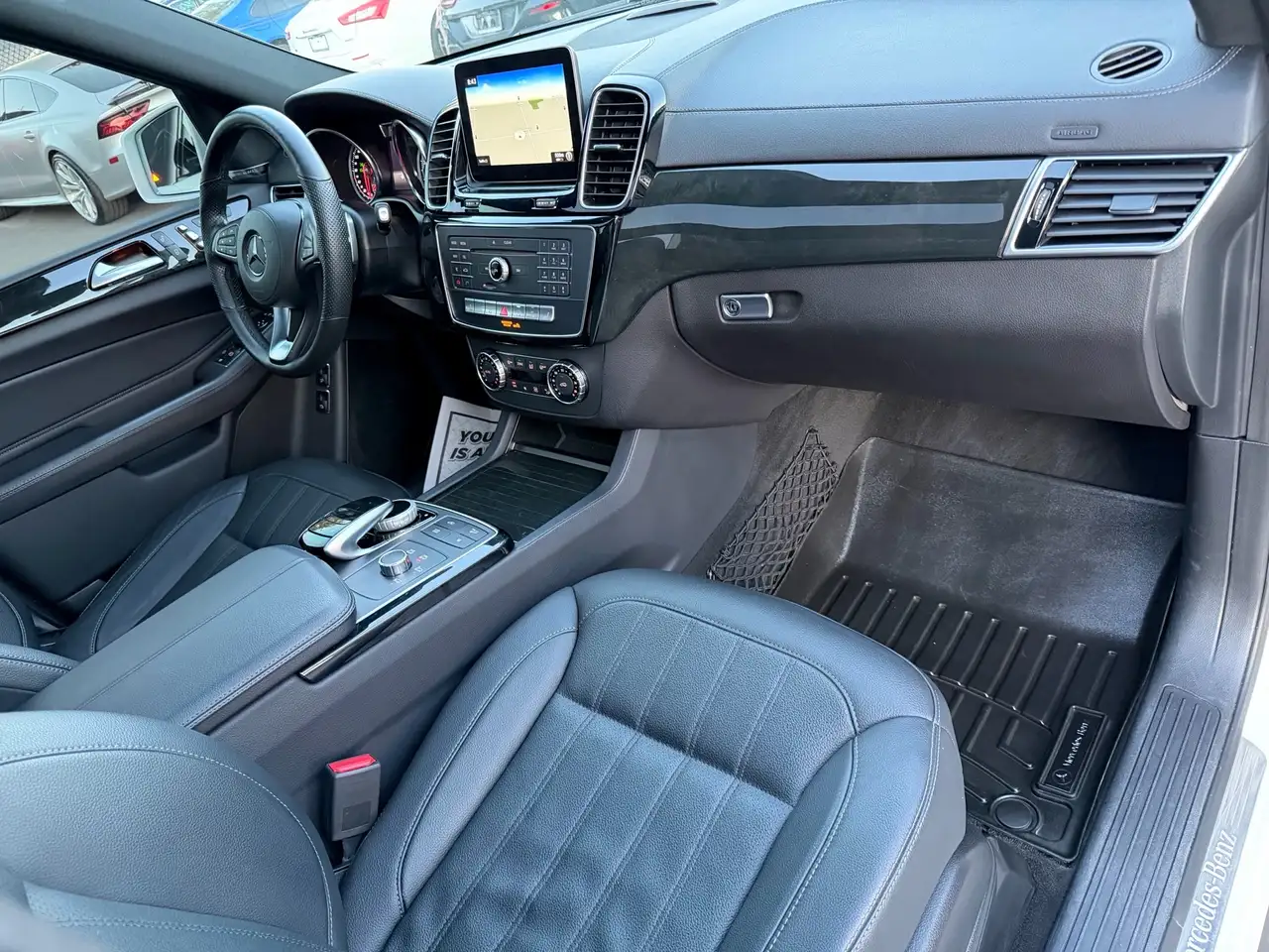 Mercedes-Benz GLS снимка Mercedes-Benz GLS