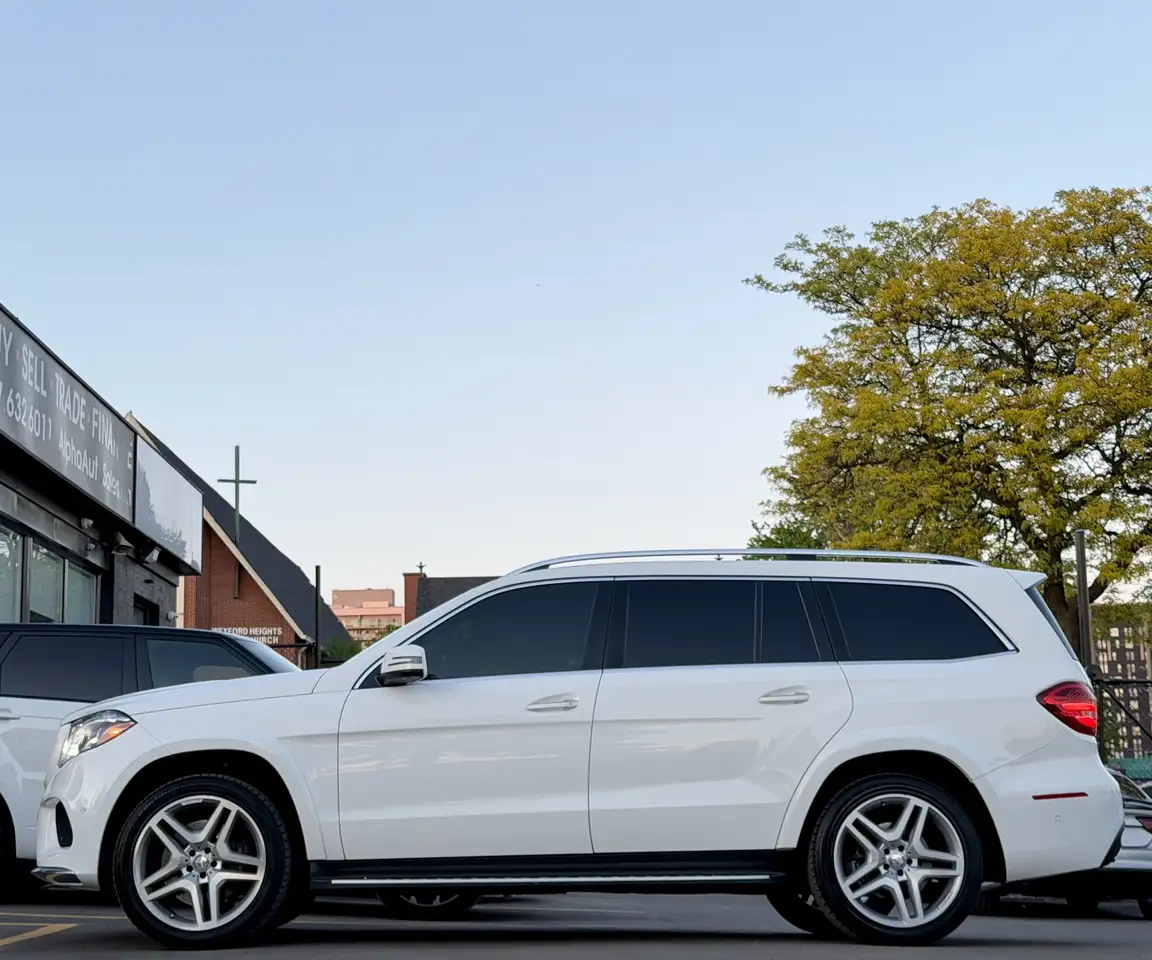 Mercedes-Benz GLS снимка Mercedes-Benz GLS