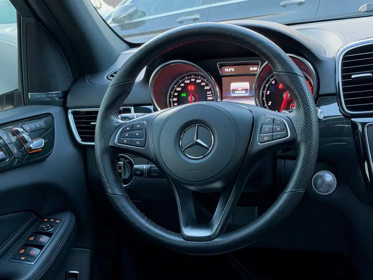 Mercedes-Benz GLS снимка Mercedes-Benz GLS