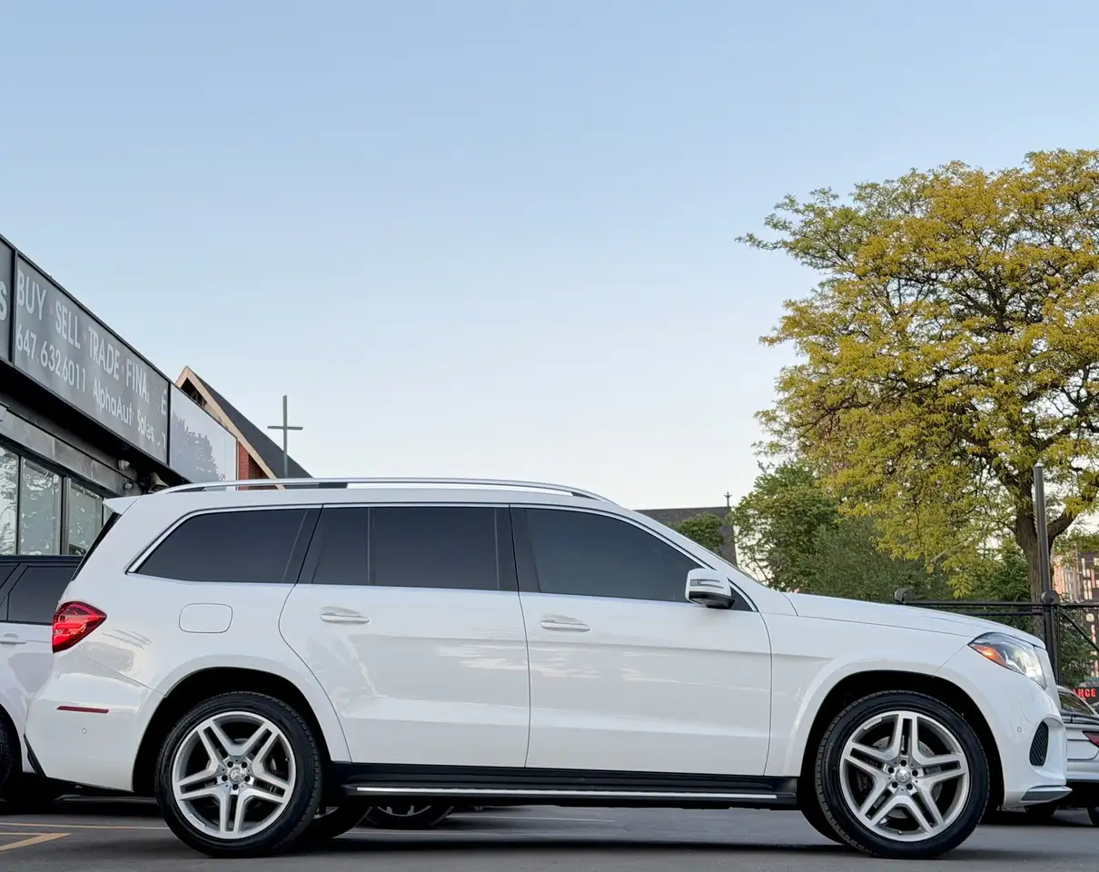 Mercedes-Benz GLS снимка Mercedes-Benz GLS