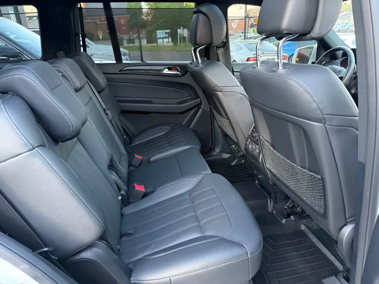 Mercedes-Benz GLS снимка Mercedes-Benz GLS